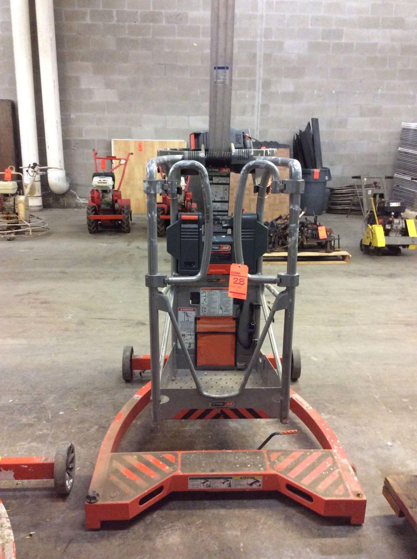 JLG Liftpod m/n FS80 electric manlift w/charger - Image 2 of 2