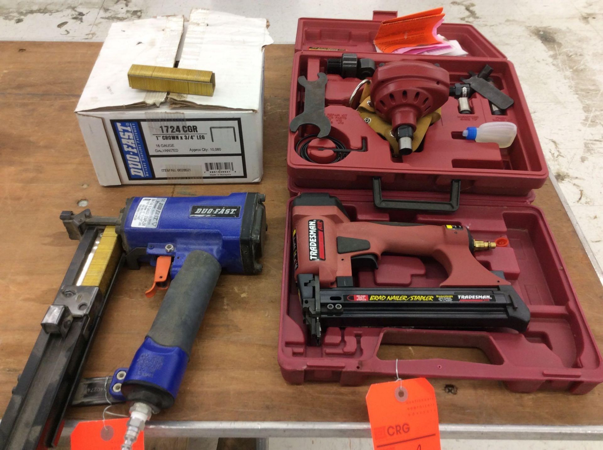 Lot of assorted tools, including one Tradesman 6" variable speed bench lathe, model 8237