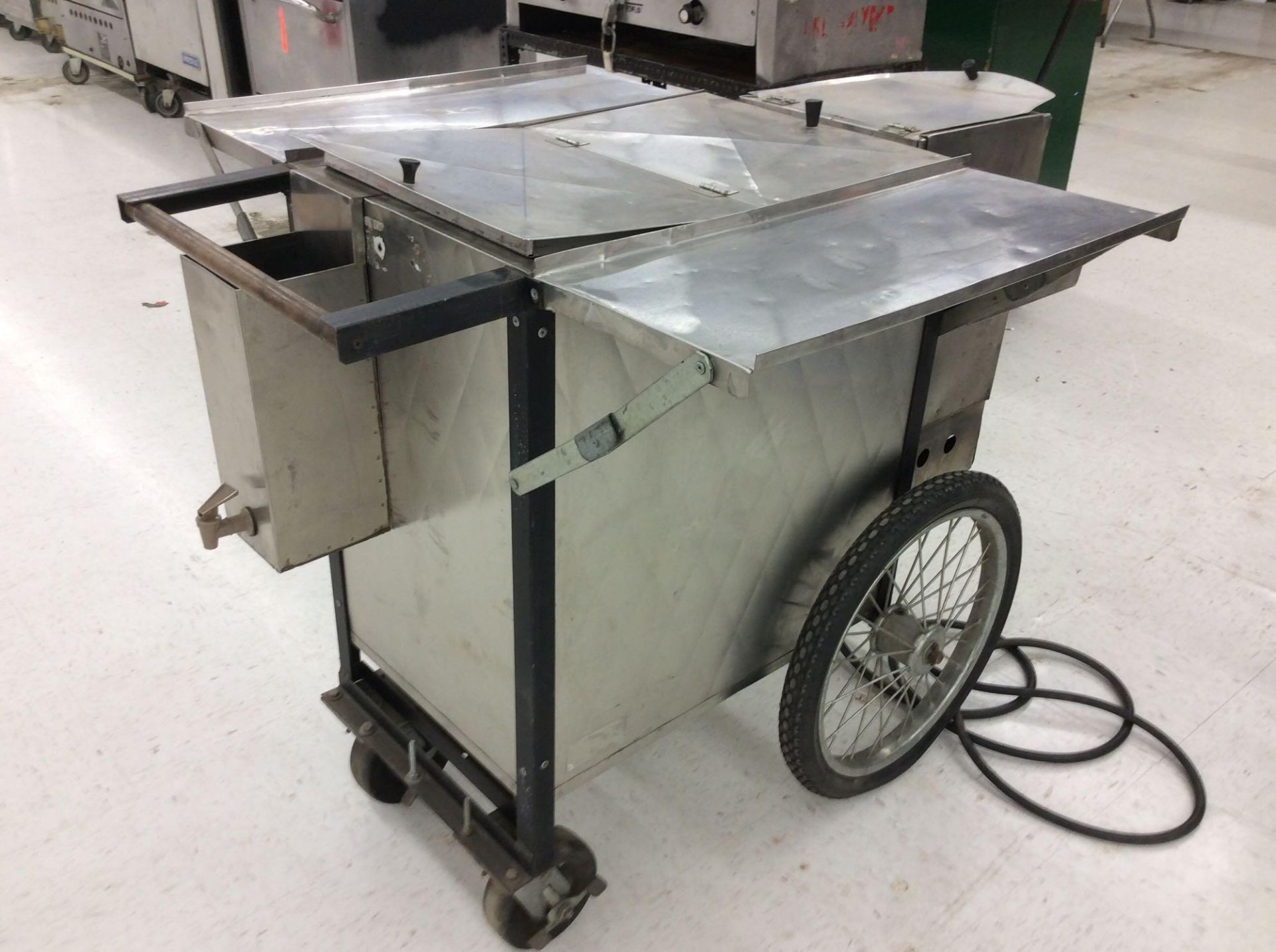 Propane powered Hotdog Cooker and Vending Cart, with insulated food storage compartment - Image 2 of 2