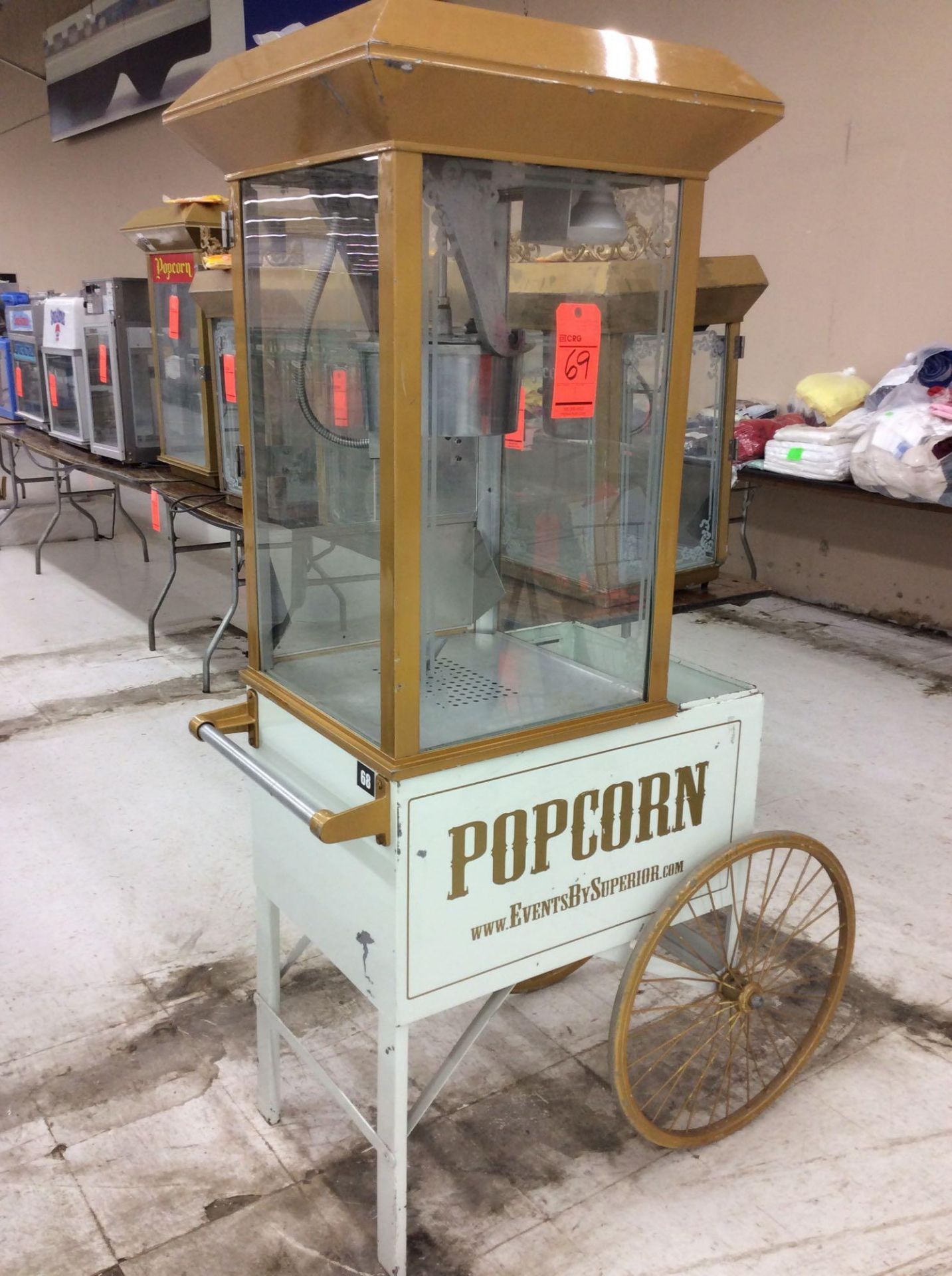 Gold Medal Gay 90’s model 2015 popcorn machine on matching GM cart