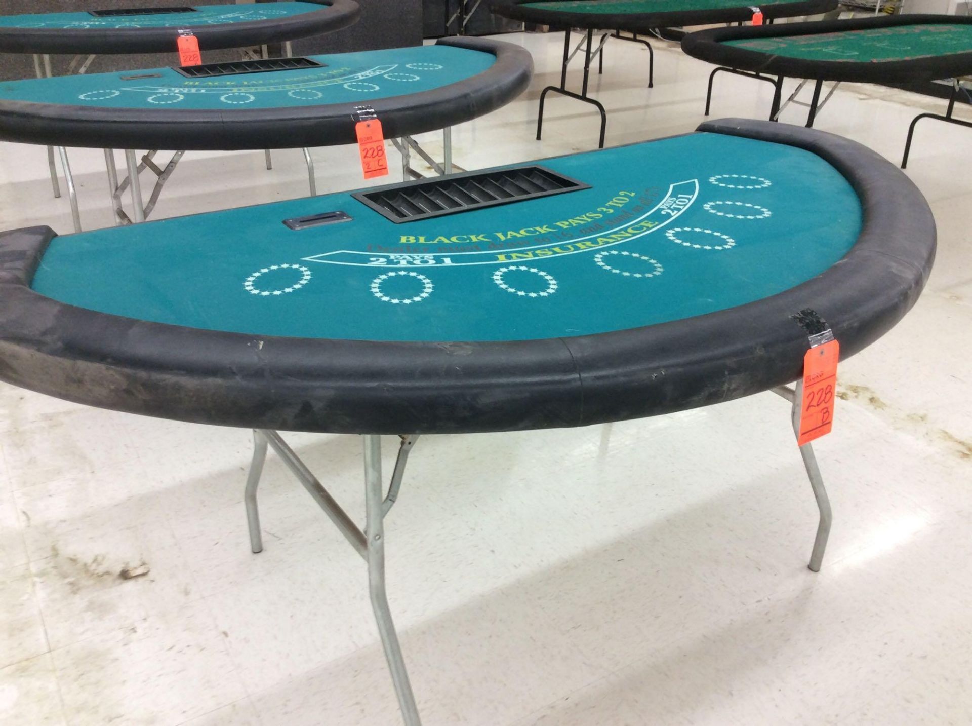 Blackjack table w/folding legs