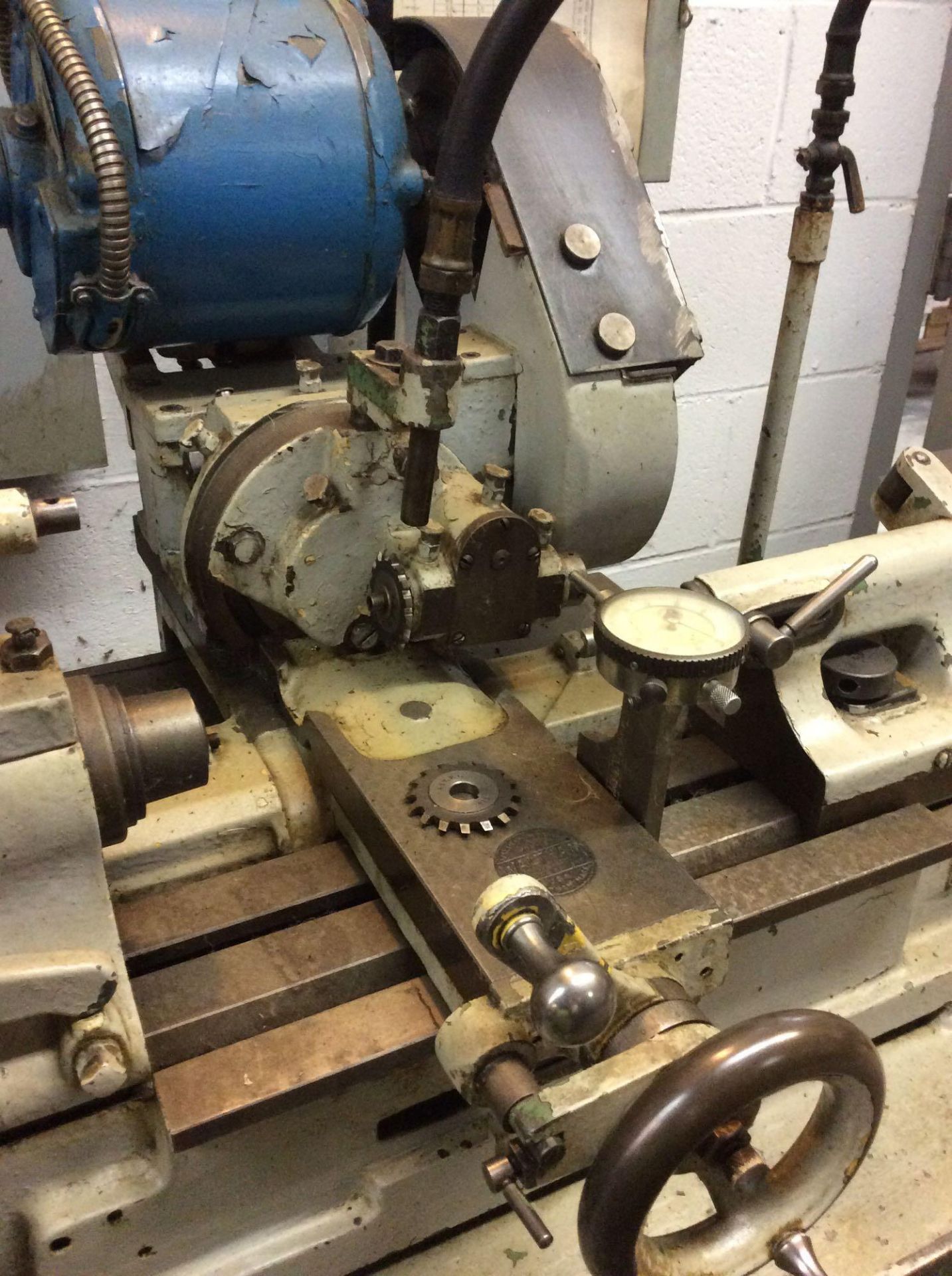 Edward Blake table top thread cutting lathe, belt drive motor, 3 phase, with collets and spare attac - Image 3 of 5