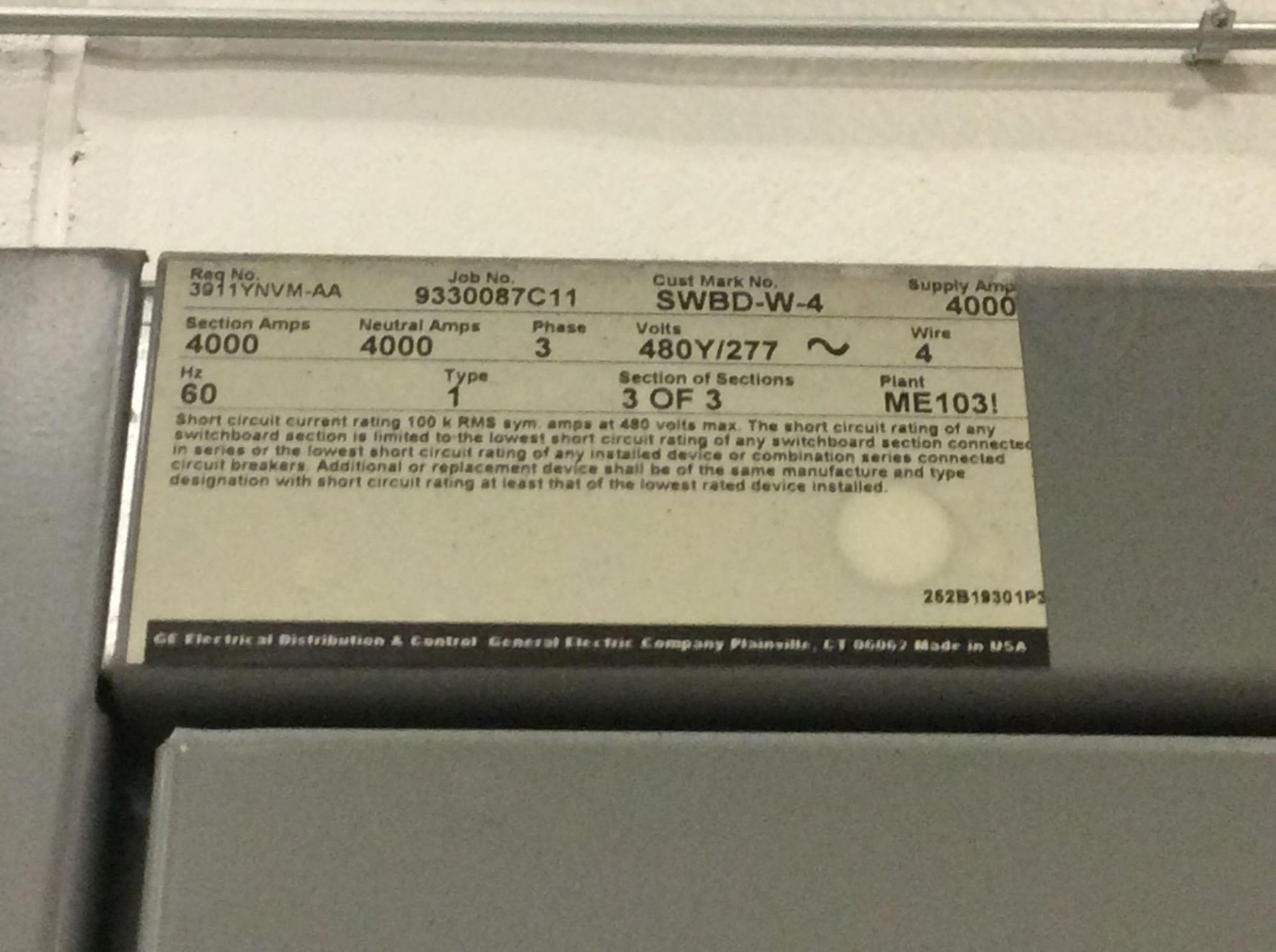 GE Spectra Series switchboard, 3 panel with (1) draw out and (4) breakers (LOCATED IN BATAVIA) - Image 4 of 4