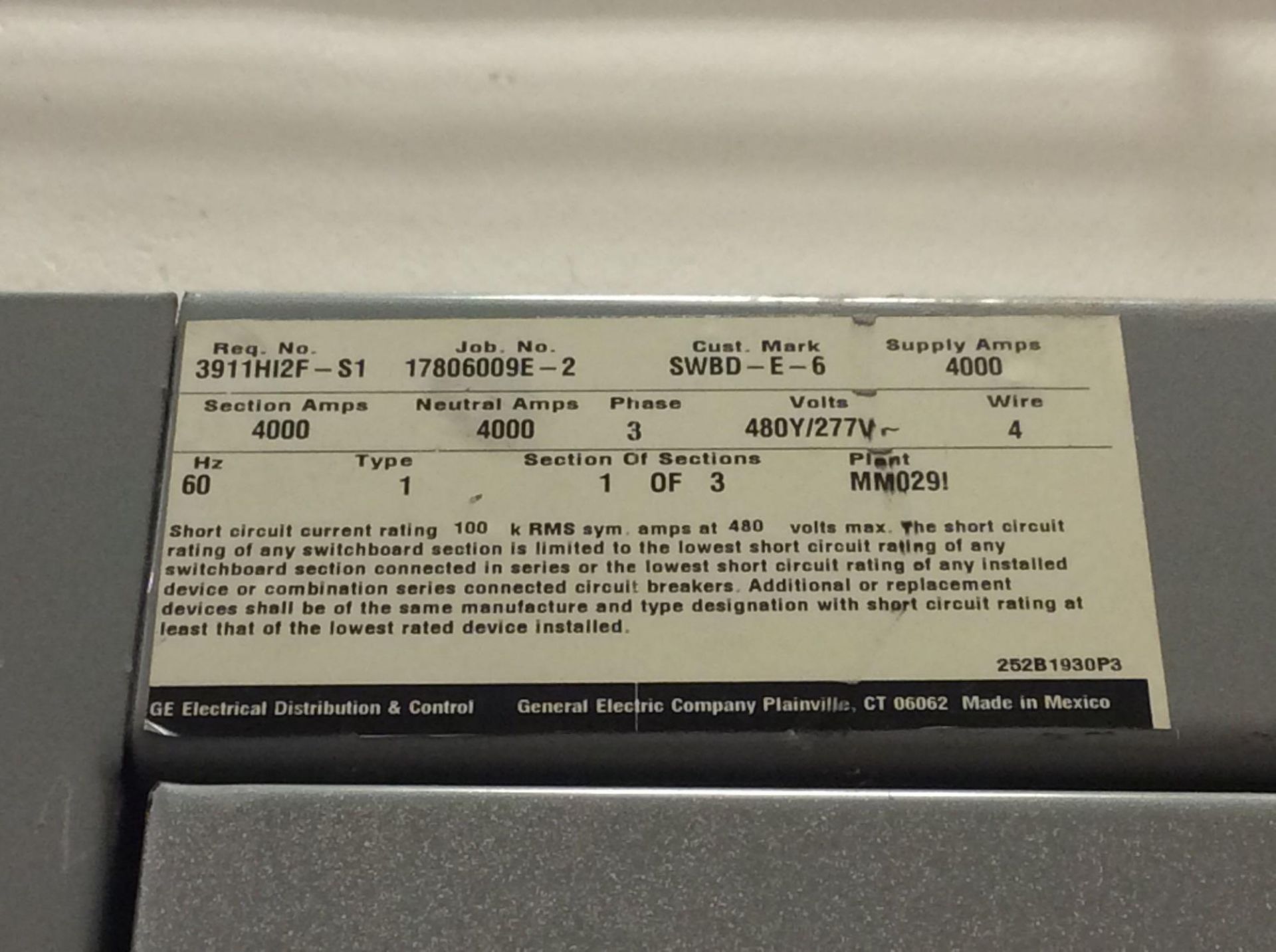 GE Spectra Series switchboard, 3 panel with (1) draw out and (4) breakers (LOCATED IN BATAVIA) - Image 3 of 5