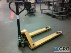 5500-lb capacity hydraulic pallet jack