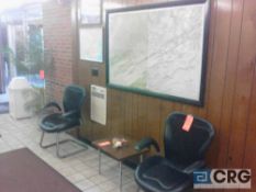 Lot - reception area furniture and decor - 4 leather chairs, artificial plants, wall hangings, etc