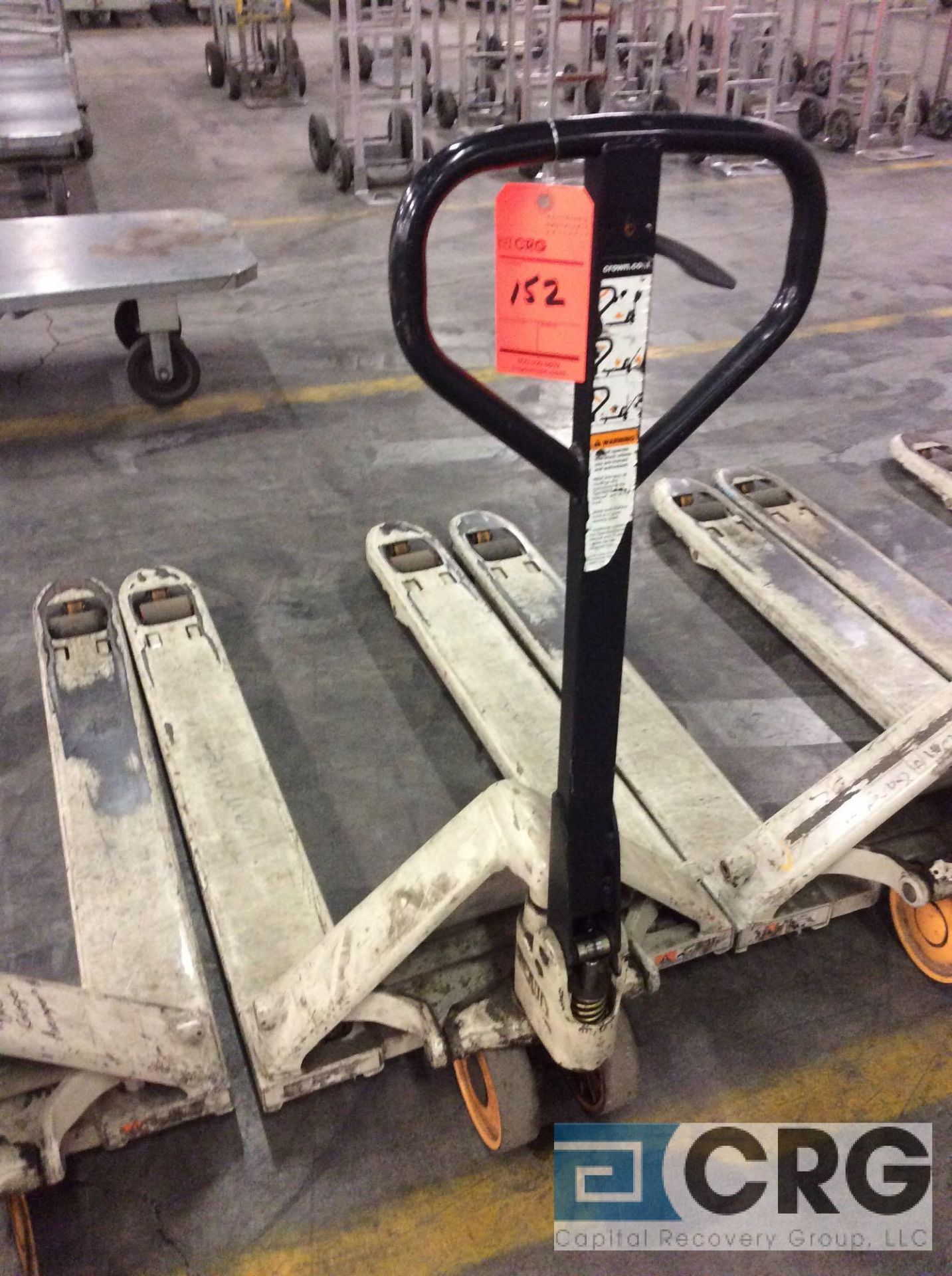 Crown PTH-50 hydraulic pallet jack, 5000 lb capacity