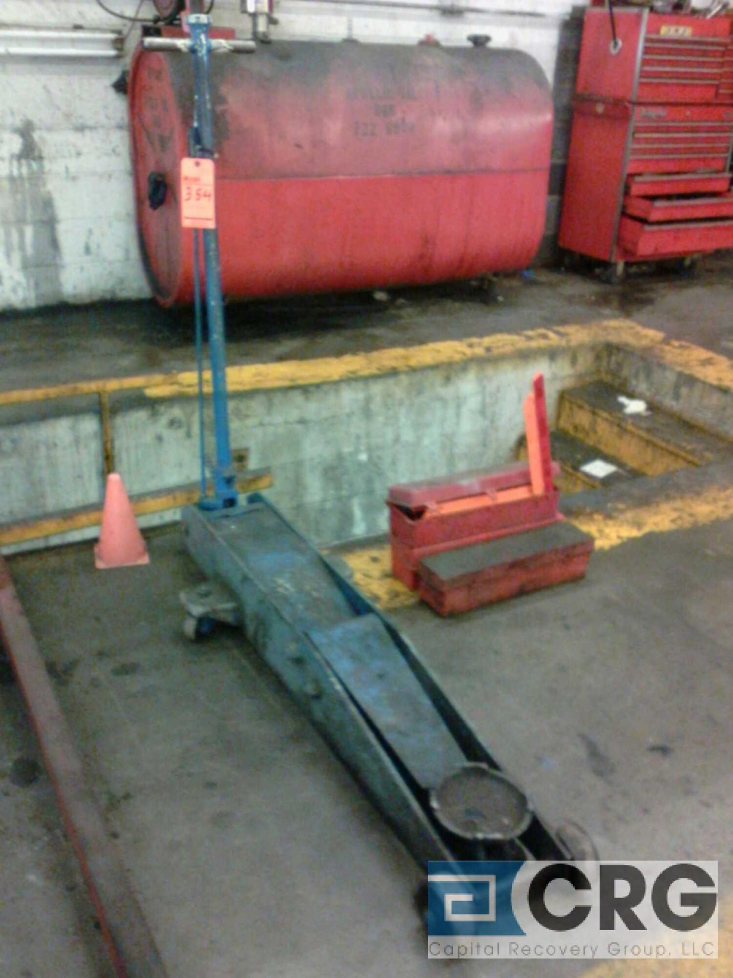 HD commercial truck floor jack - Image 2 of 2