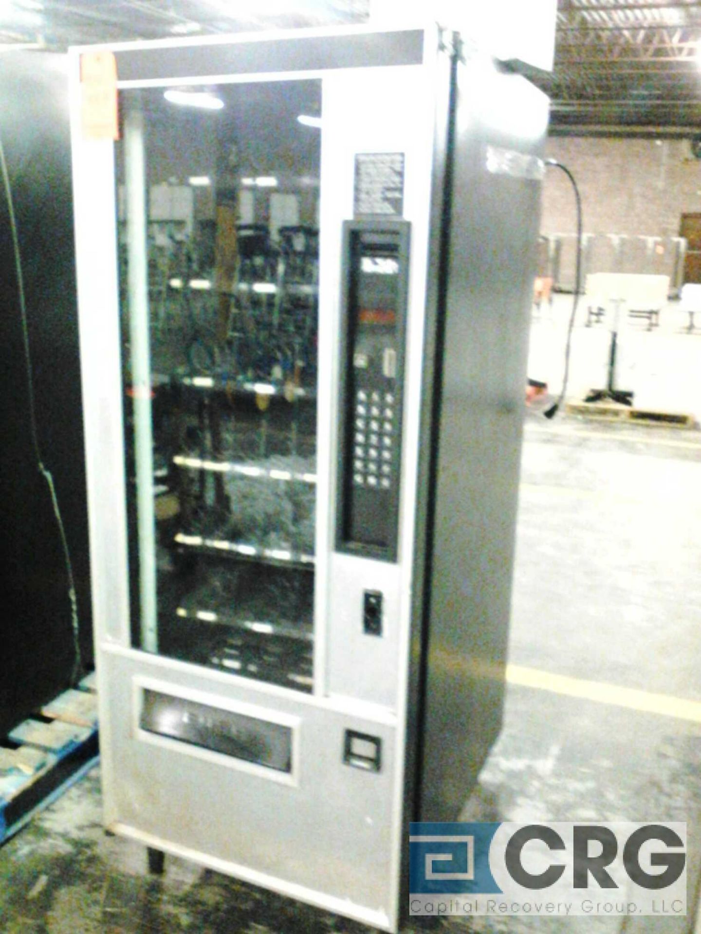 FSI m/n 3013A snack vending machine, with keys - Bild 2 aus 2