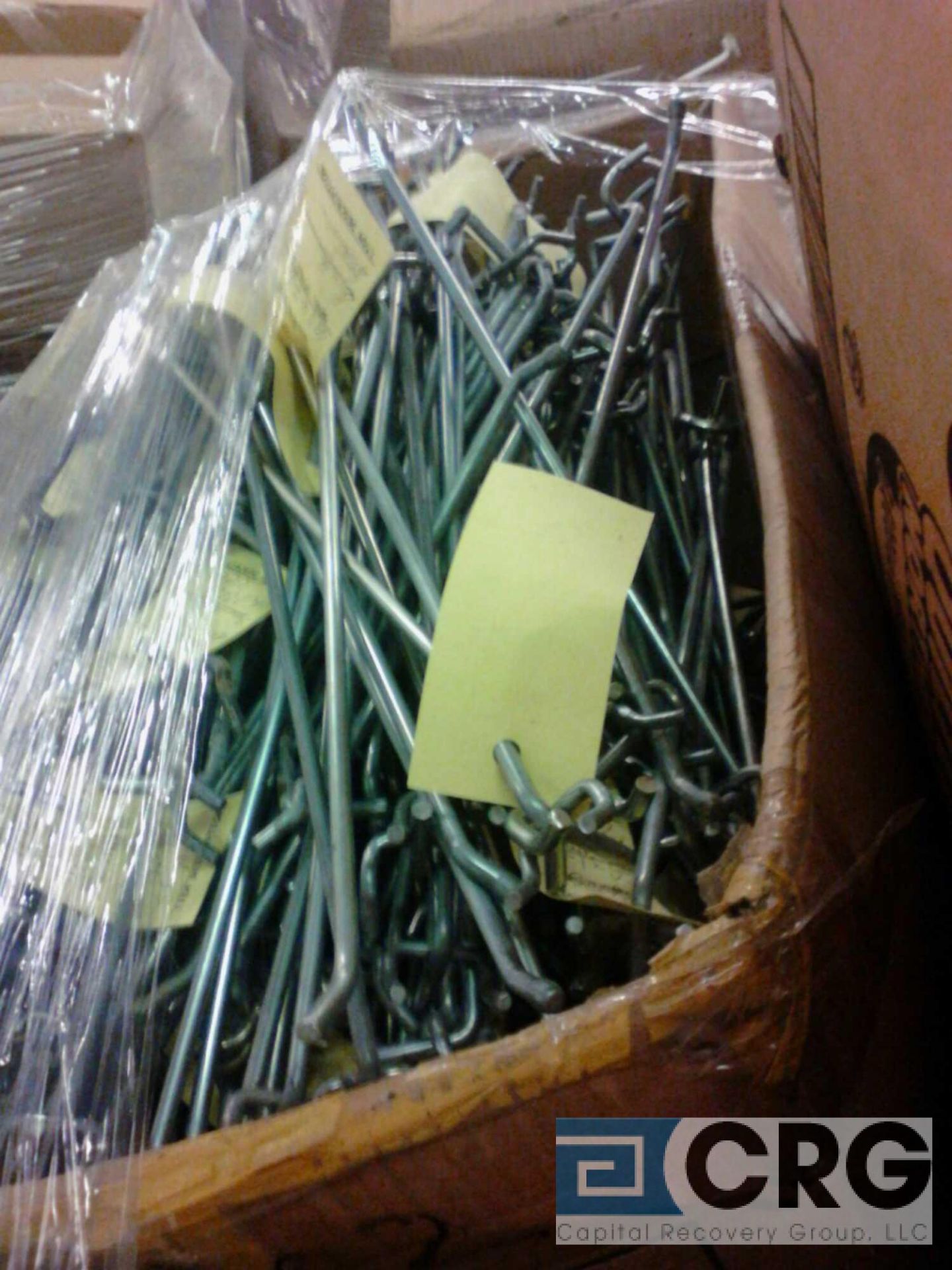 Lot of approx (72,000) peg hooks on 6 pallets - Bild 3 aus 3