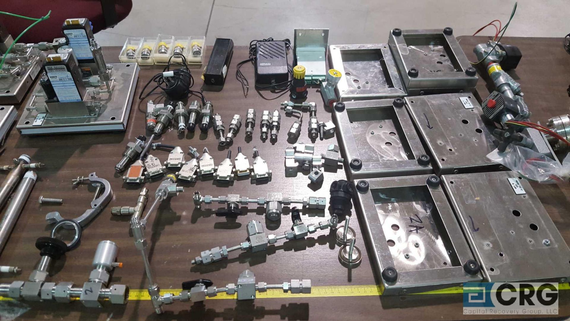 Lot of assorted pressure controllers, connectors, clamps valves, etc. Tables excluded. - Image 5 of 7
