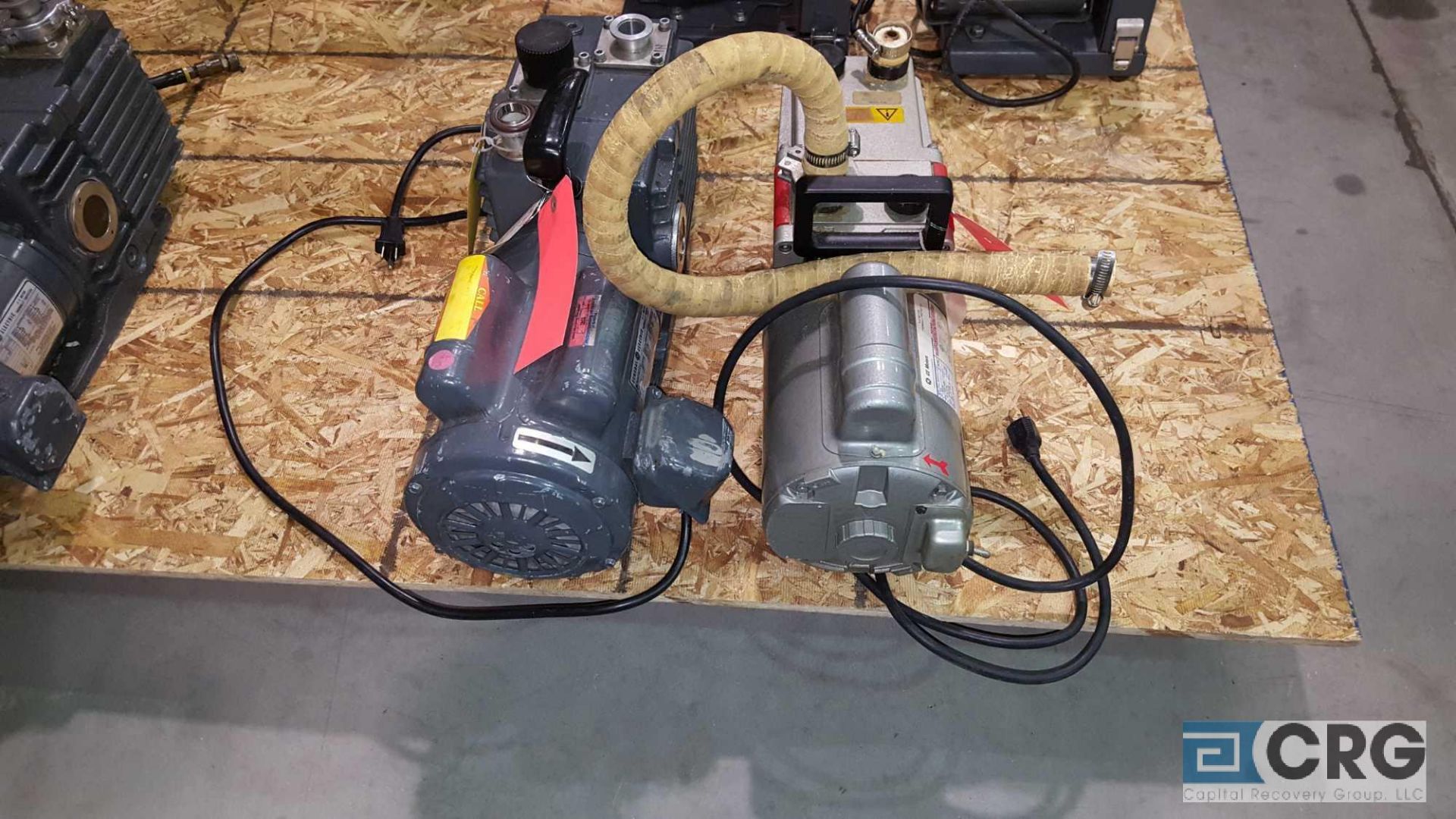 Lot of (2) assorted vacuum pumps. - Image 2 of 5