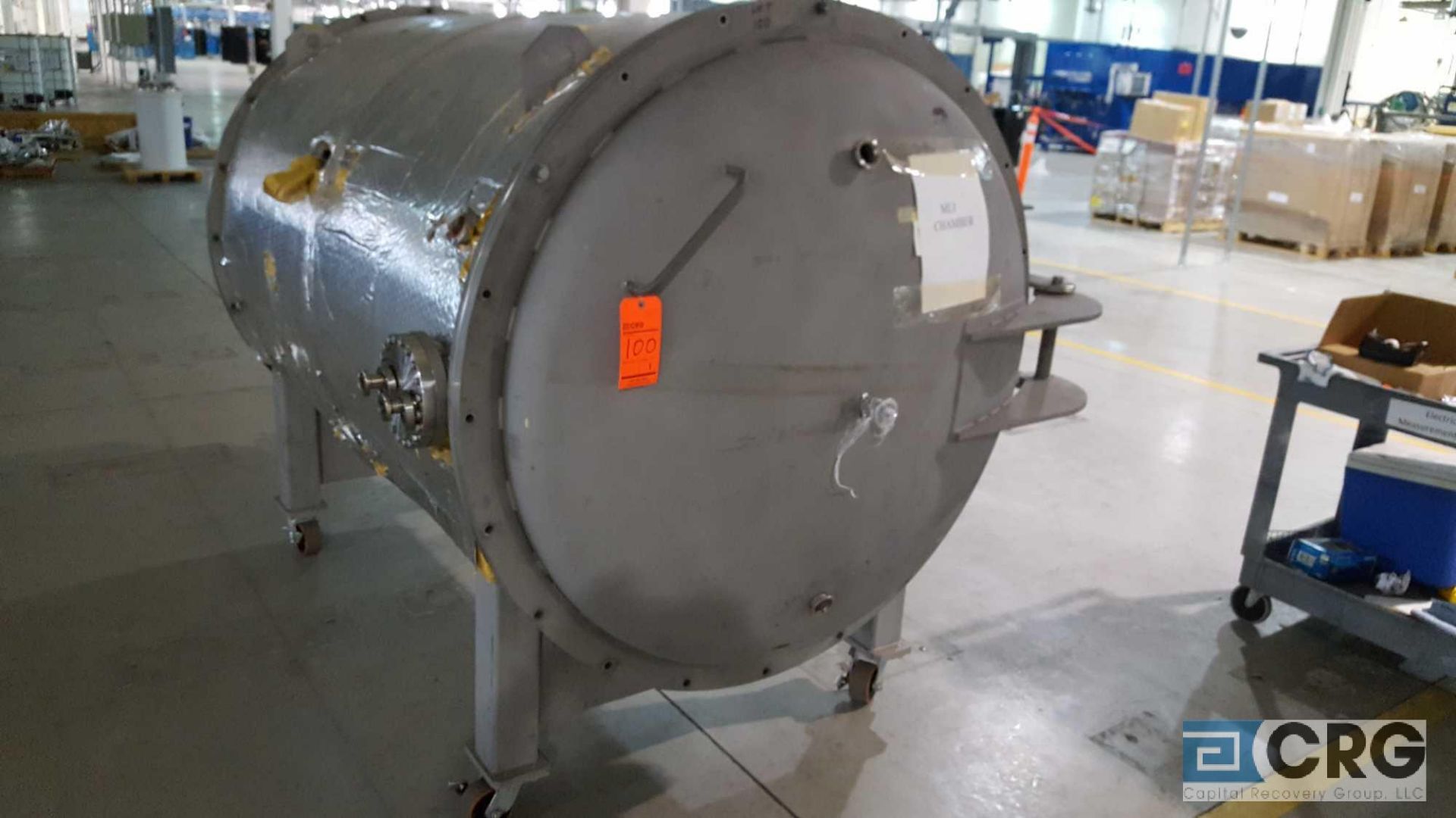 MLI Vacuum Chamber. SS, approximately 7' long x 5' diameter, on casters, with hinged doors on both - Image 4 of 5