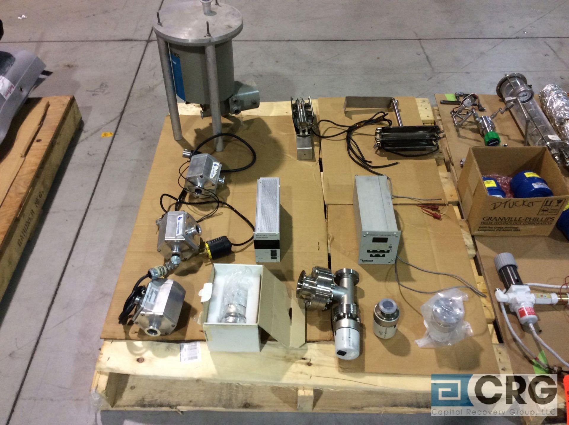 Lot of assorted valves, filters, gages, water tubes, and lights, Cryo-Torr high vacuum pump, - Image 2 of 7