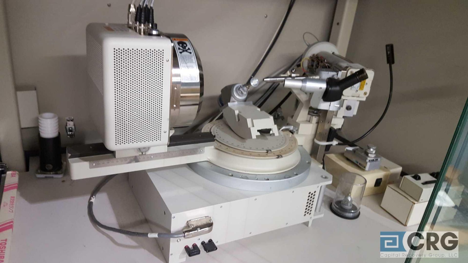 Siemens/Bruker D5000-x-ray-diffractometer with GADDS including Kristalloflex 760 X-ray generator, - Image 2 of 7