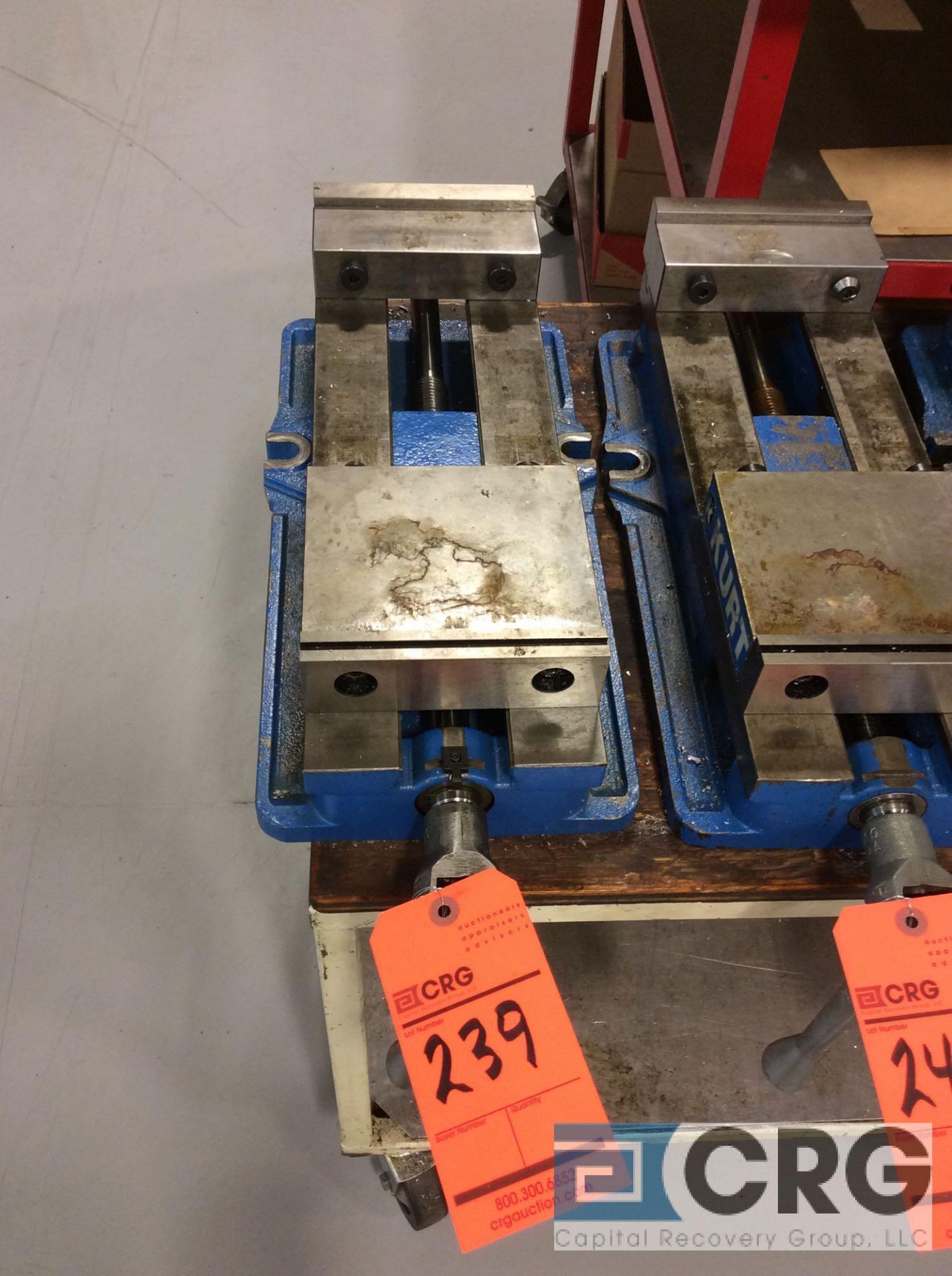 Kurt AngLock 6" milling machine vise mn D688 (LOTS 239-296 LOCATED BLDG 2)