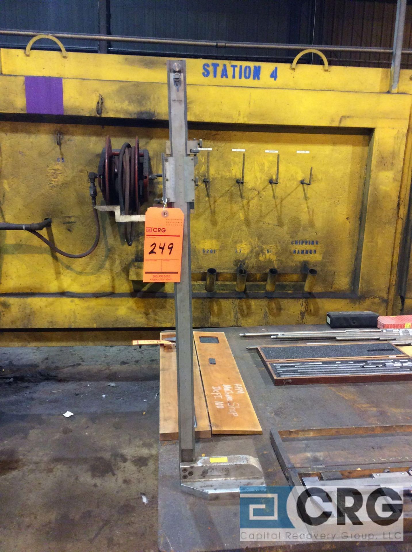 Mitutoyo 24" height gage