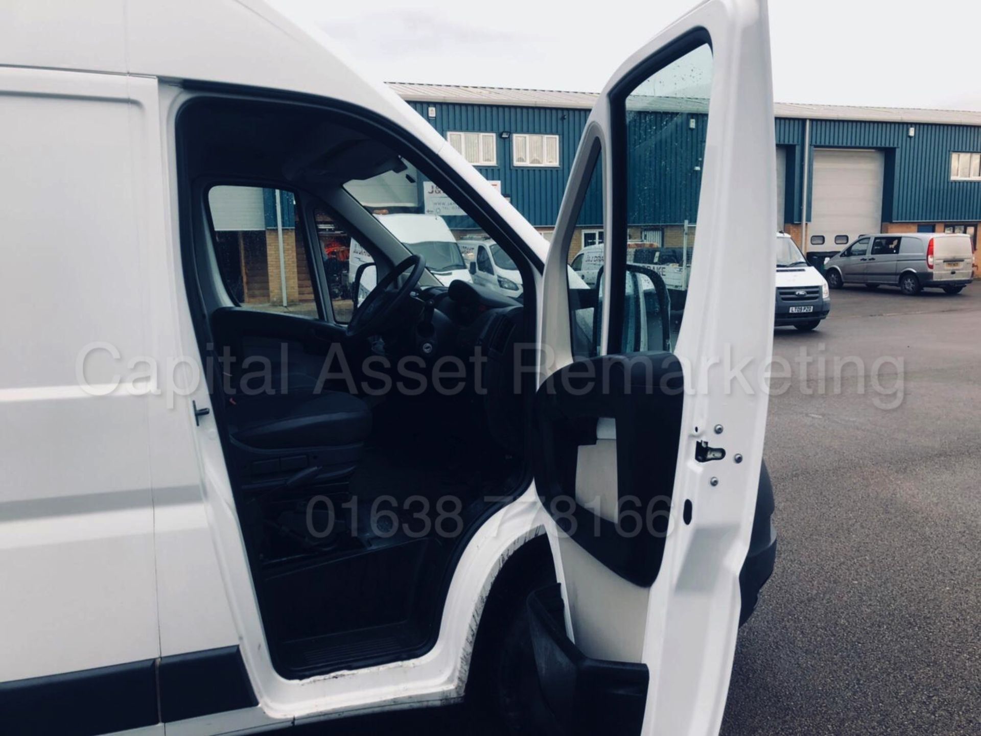 CITREON RELAY 35 'LWB HI-ROOF' (2012 - 12 REG) '2.2 HDI - 130 BHP - 6 SPEED' **ELECTRIC PACK** - Image 14 of 20