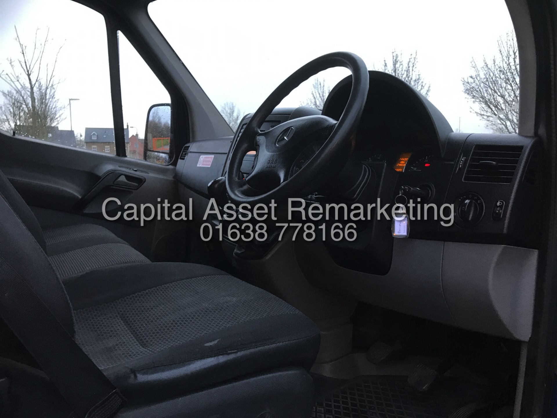 (ON SALE) MERCEDES SPRINTER 313CDI MEDIUM WHEEL BASE HIGH TOP - 11 REG - 1 OWNER - AIR CON - 6 SPEED - Image 12 of 15