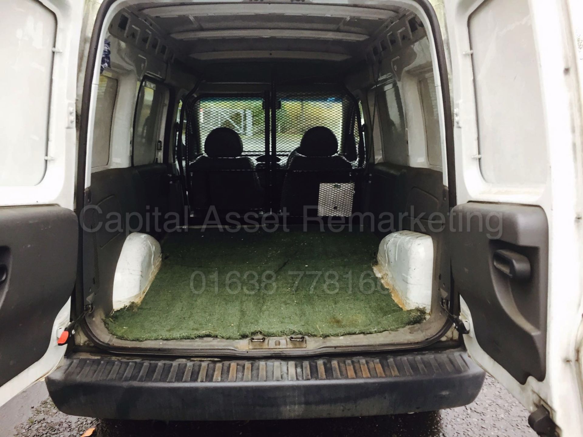 VAUXHALL COMBO 1700 'PANEL VAN' (2003 - 03 REG) '1.7 DI - 5 SPEED' (NO VAT - SAVE 20%) - Image 14 of 15