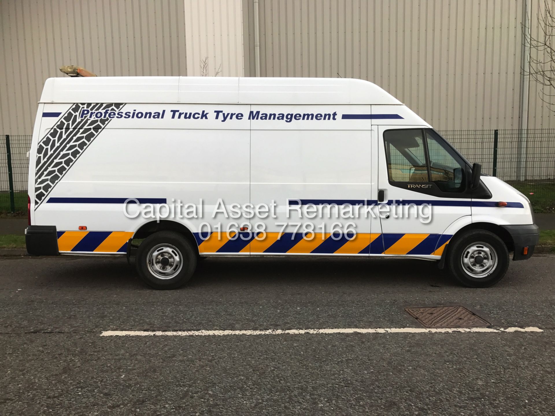 FORD TRANSIT T350 (125) XLWB "JUMBO" 13 REG - 1 OWNER - LOW MILES - MASSIVE LOADING SPACE - WOW!!! - Image 2 of 13