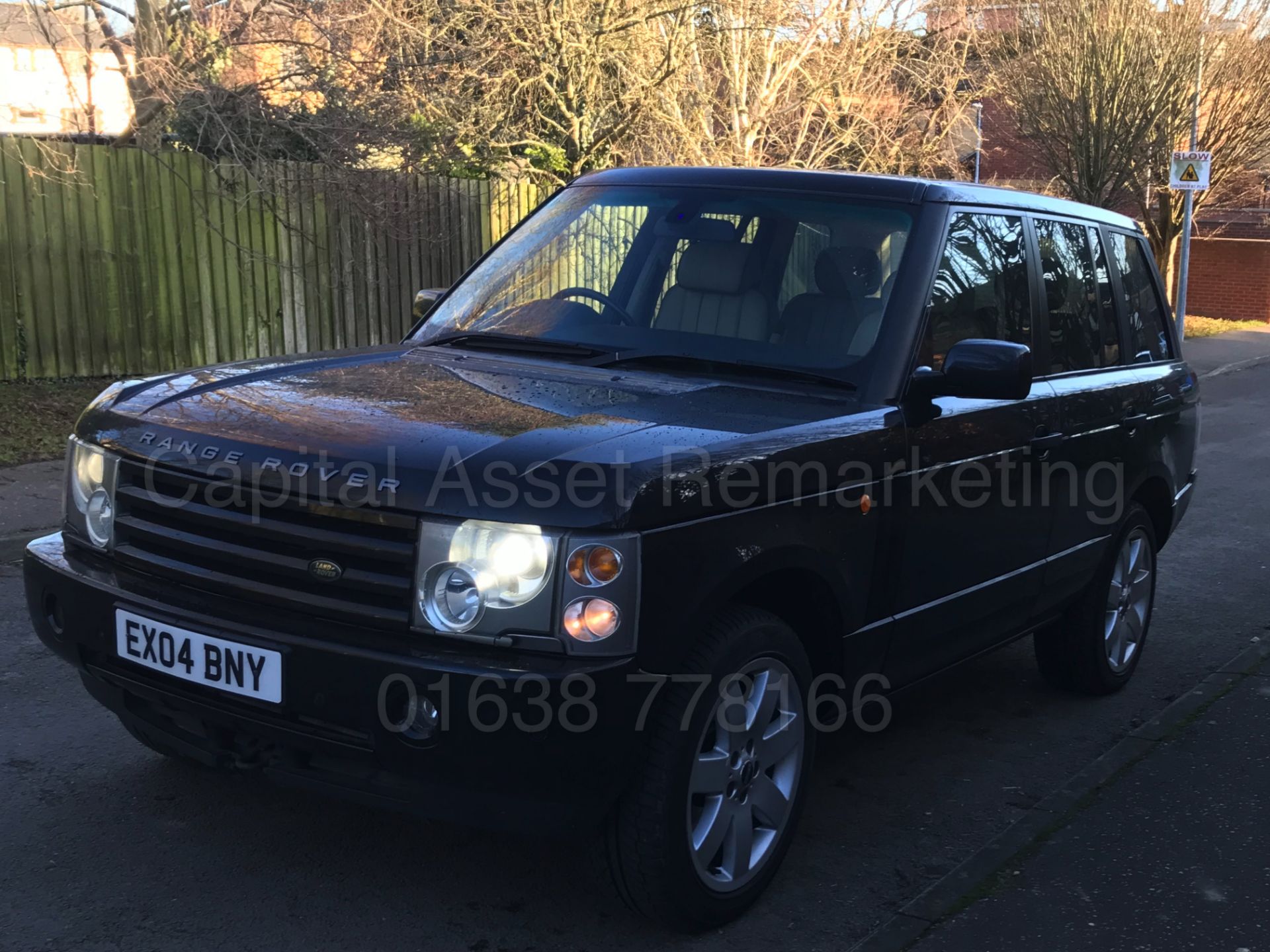 (On Sale) RANGE ROVER VOGUE (2004) '4.4 V8 - 285 BHP - AUTO - LEATHER - SAT NAV' (NO VAT - SAVE 20%) - Image 4 of 31