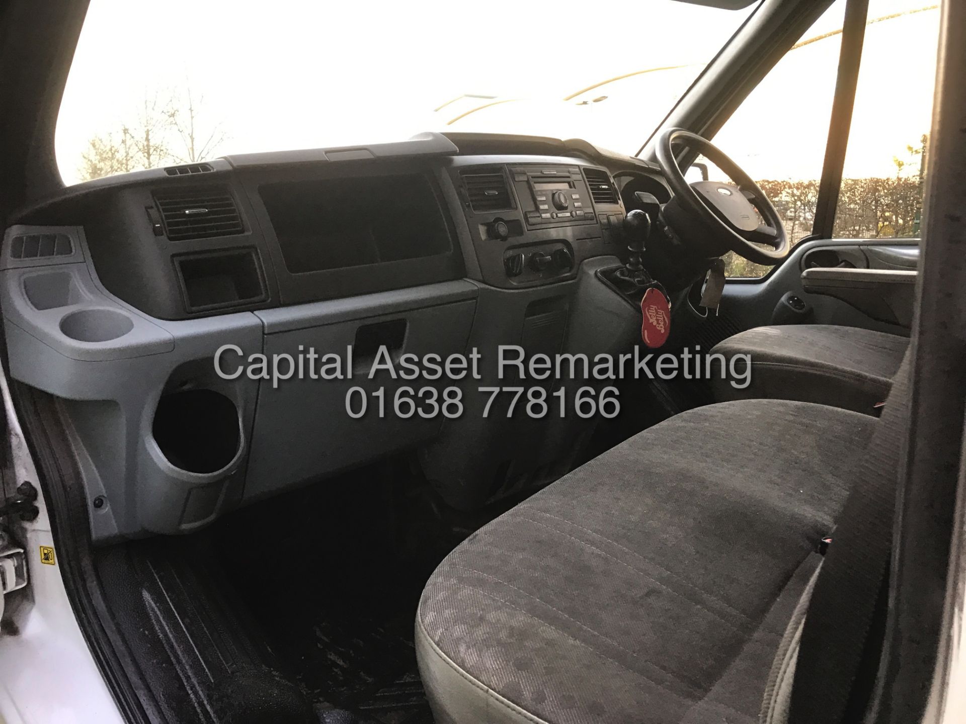 FORD TRANSIT T350 (125) XLWB "JUMBO" 13 REG - 1 OWNER - LOW MILES - MASSIVE LOADING SPACE - WOW!!! - Image 11 of 13