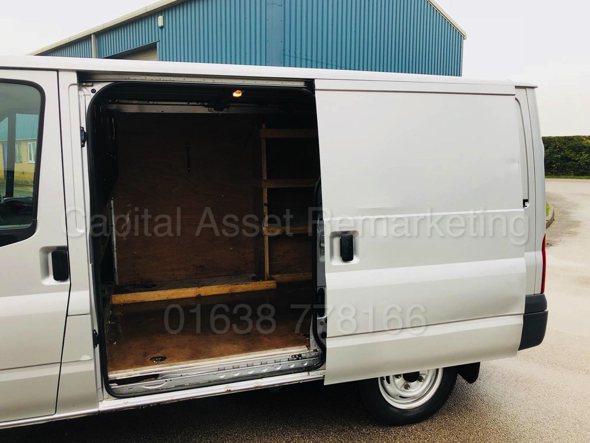 FORD TRANSIT 85 T260S FWD 'SWB' (2011 MODEL) '2.2 TDCI - 85 BHP - 5 SPEED' **ULTRA LOW MILES** - Image 15 of 22