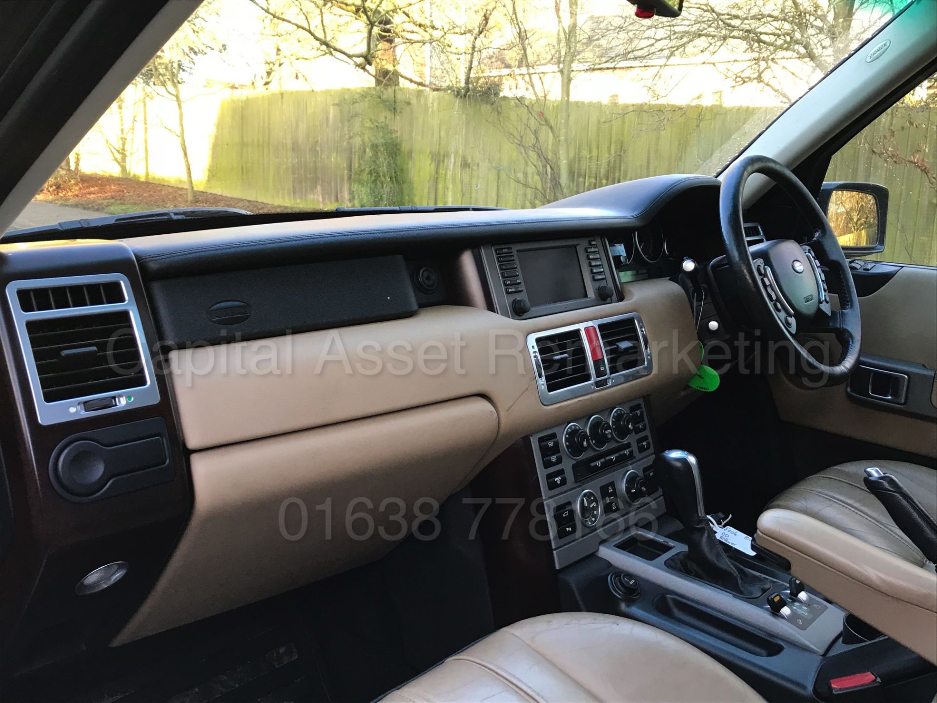 (On Sale) RANGE ROVER VOGUE (2004) '4.4 V8 - 285 BHP - AUTO - LEATHER - SAT NAV' (NO VAT - SAVE 20%) - Image 13 of 31