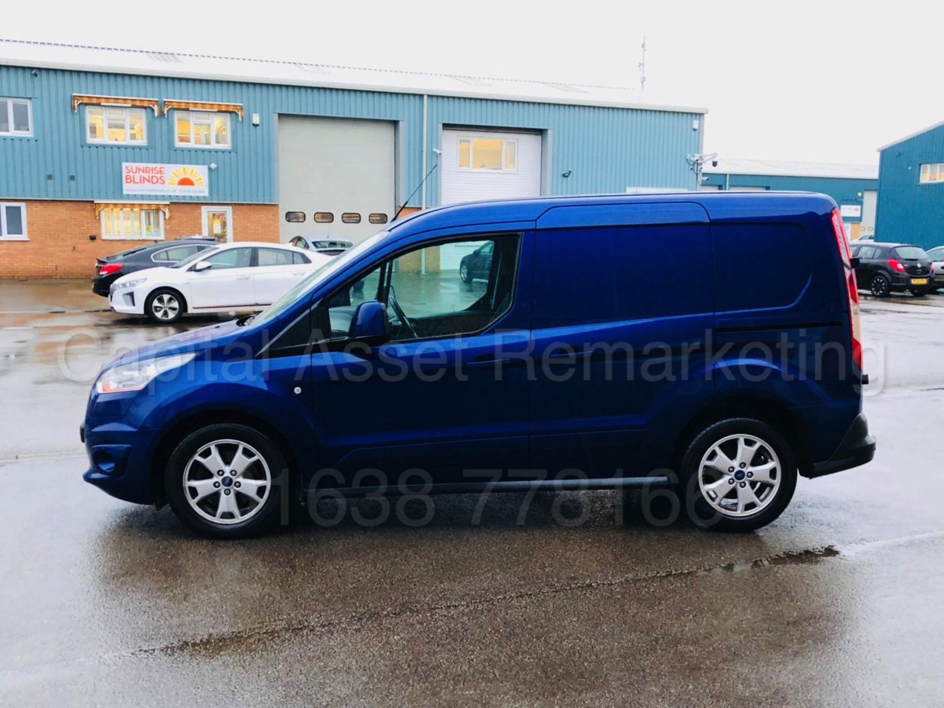 FORD TRANSIT CONNECT 'LIMITED' (2015 - FACELIFT MODEL) '1.6 TDCI - 115 PS - 6 SPEED' *A/C* (1 OWNER) - Image 2 of 28