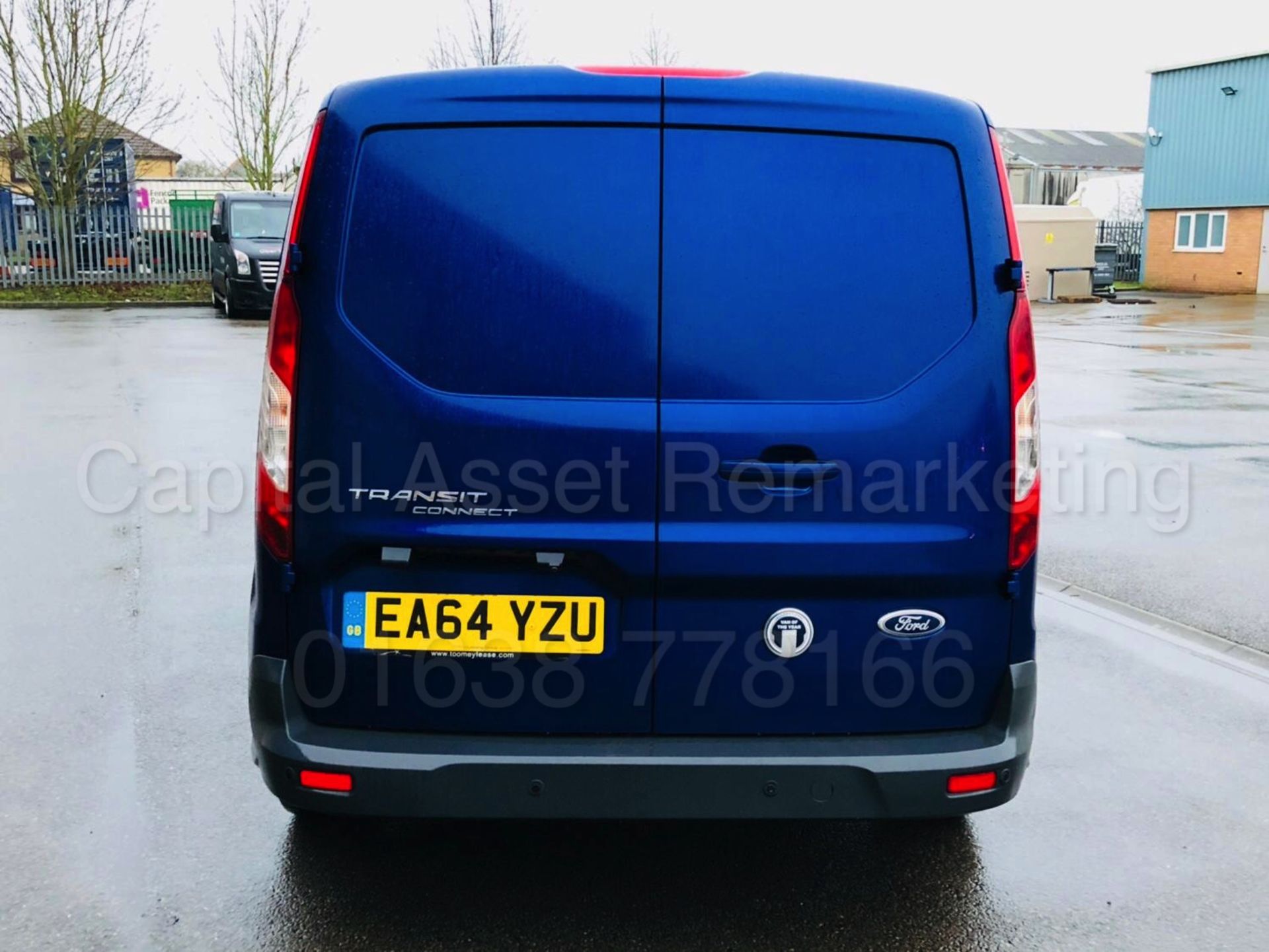 FORD TRANSIT CONNECT 'LIMITED' (2015 - FACELIFT MODEL) '1.6 TDCI - 115 PS - 6 SPEED' *A/C* (1 OWNER) - Image 4 of 28