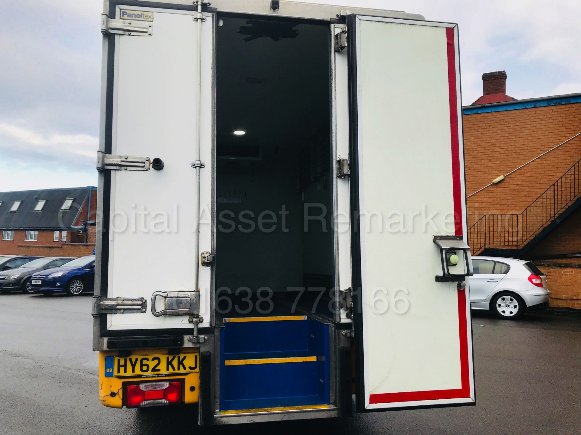 IVECO DAILY 35S13 'FRIDGE / CHILLER BOX' (2013 MODEL) '2.3 DIESEL - 127 BHP - 6 SPEED' (1 OWNER) - Image 14 of 23