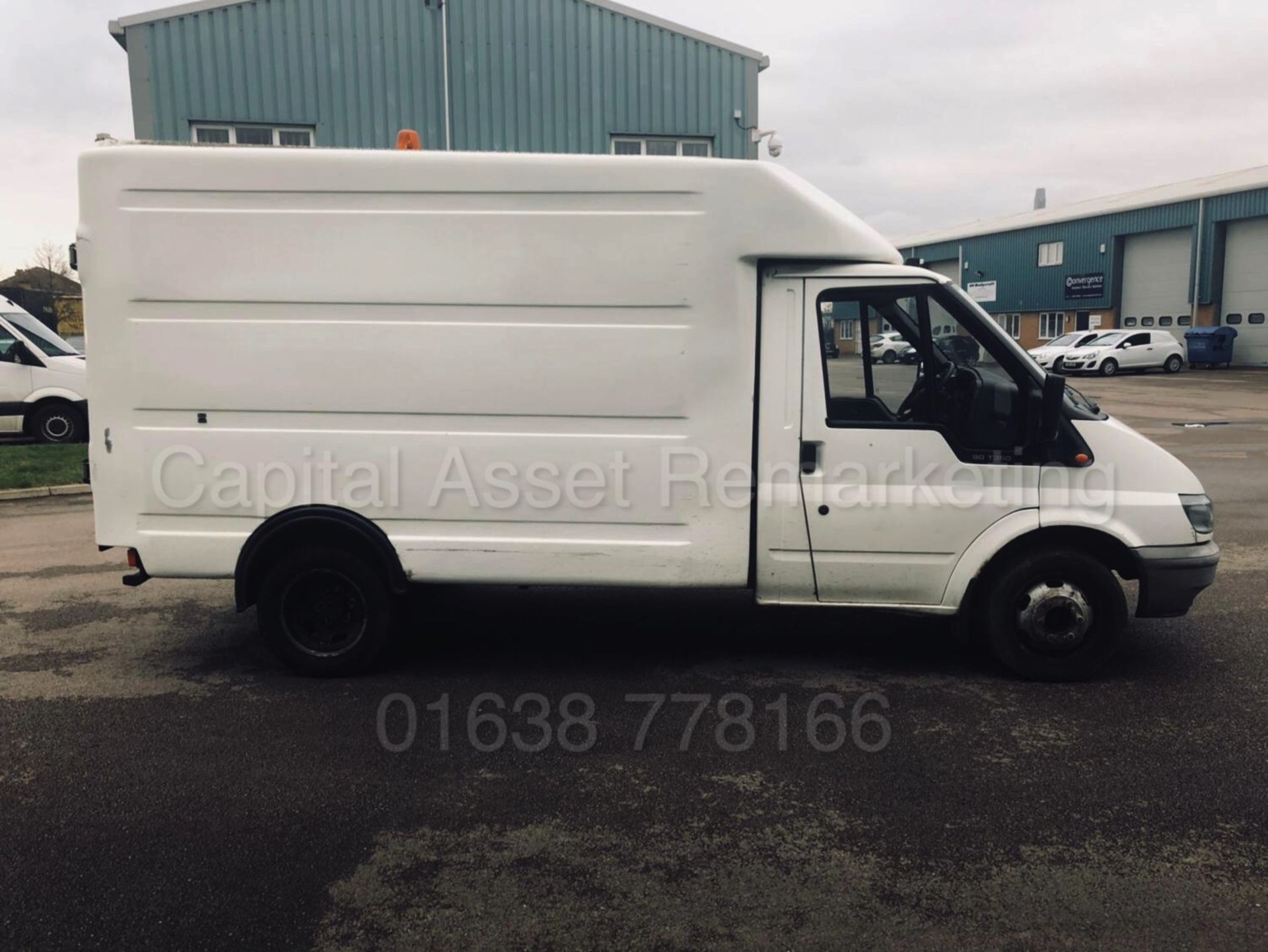 FORD TRANSIT 350 'BOX / LUTON VAN' (2006 - 56 REG) '2.4 TDCI - DIESEL' (1 COMPANY OWNER) *LOW MILES* - Image 8 of 21