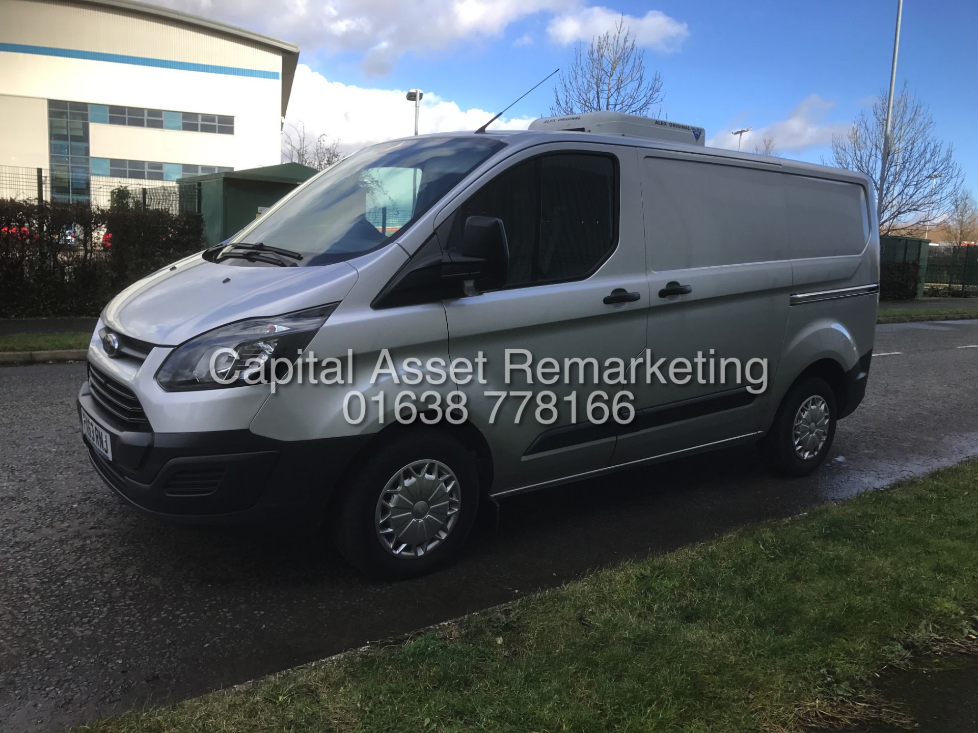 FORD TRANSIT CUSTOM 2.2TDCI "125BHP" FIRDGE VAN (2014 MODEL - NEW SHAPE) 1 OWNER - OVERNIGHT STANDBY - Bild 2 aus 18