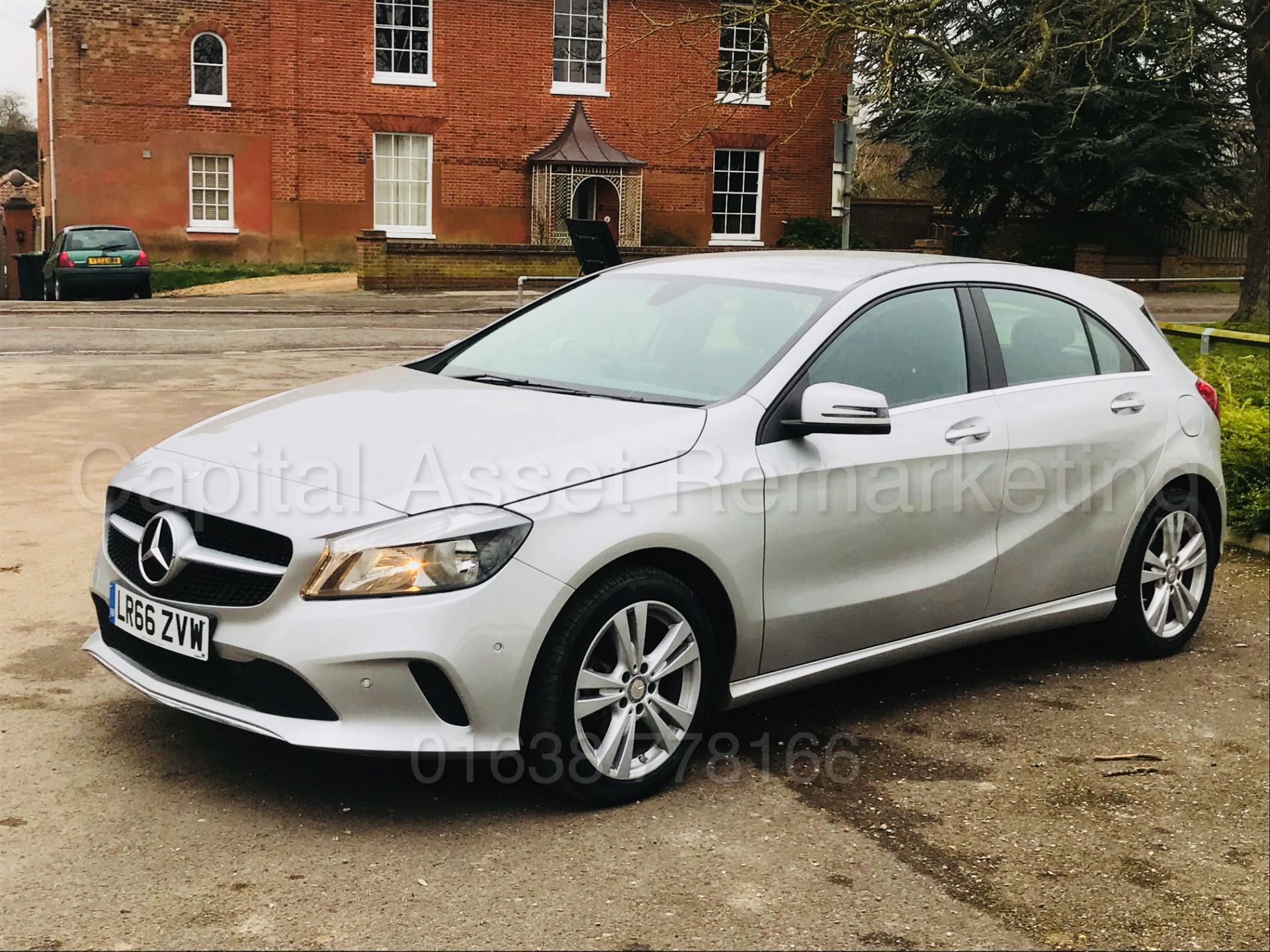 MERCEDES-BENZ A180D 'SPORT' (2017 MODEL) '7G TRONIC AUTO - LEATHER - SAT NAV' (1 OWNER FROM NEW) - Image 7 of 41