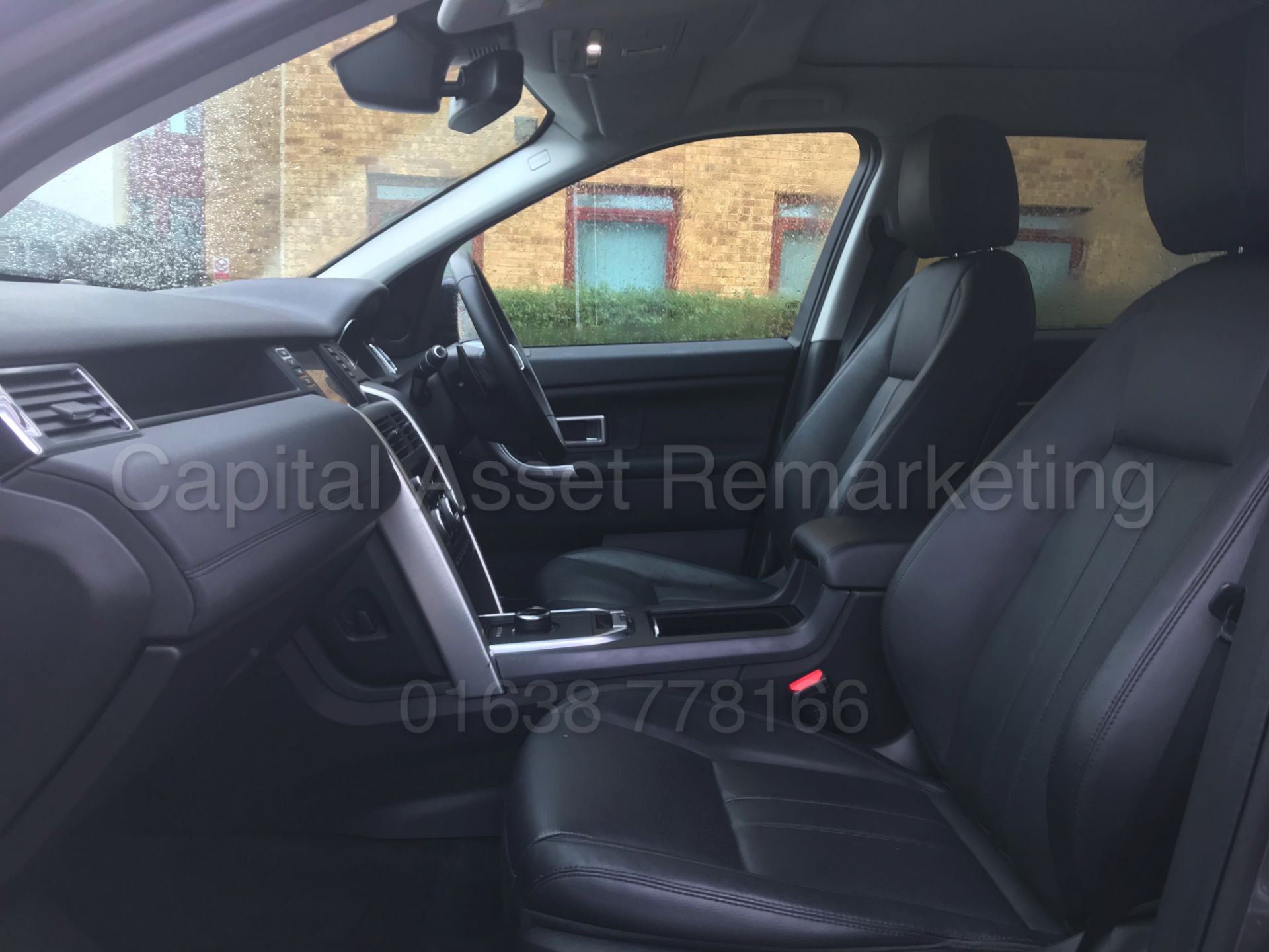 LAND ROVER DISCOVERY SPORT 'HSE - BLACK' (2017 MODEL) '2.0 TD4 - AUTO - 7 SEATER' *MASSIVE SPEC* - Image 23 of 53