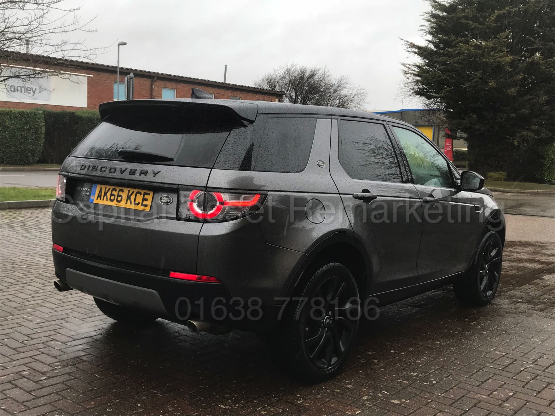 LAND ROVER DISCOVERY SPORT 'HSE - BLACK' (2017 MODEL) '2.0 TD4 - AUTO - 7 SEATER' *MASSIVE SPEC* - Image 8 of 53