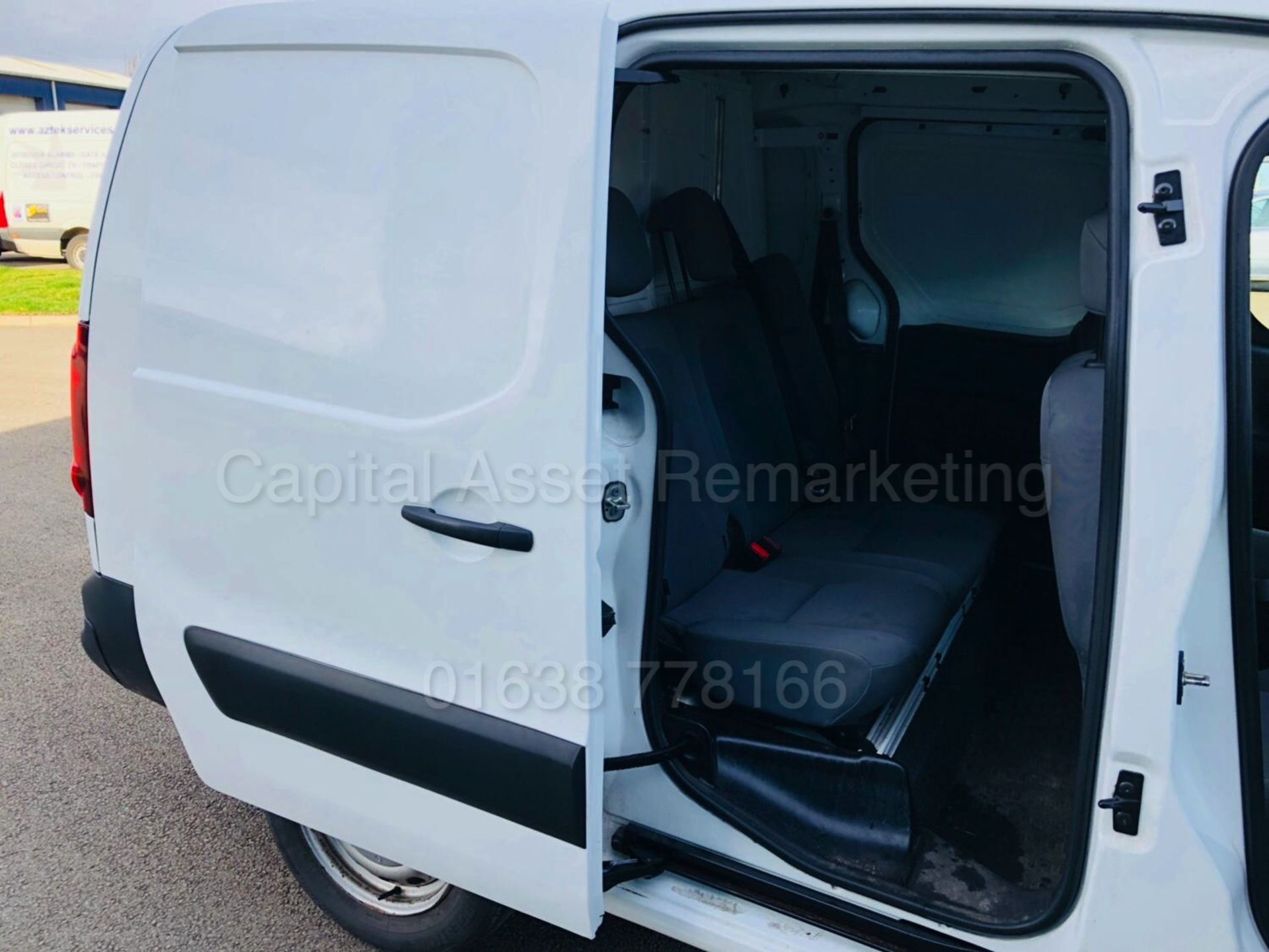 PEUGEOT PARTNER CRC '5 SEATER CREW VAN' (2013 MODEL) '1.6 HDI - 90 BHP - 5 SPEED' (50 MPG+) - Image 23 of 27