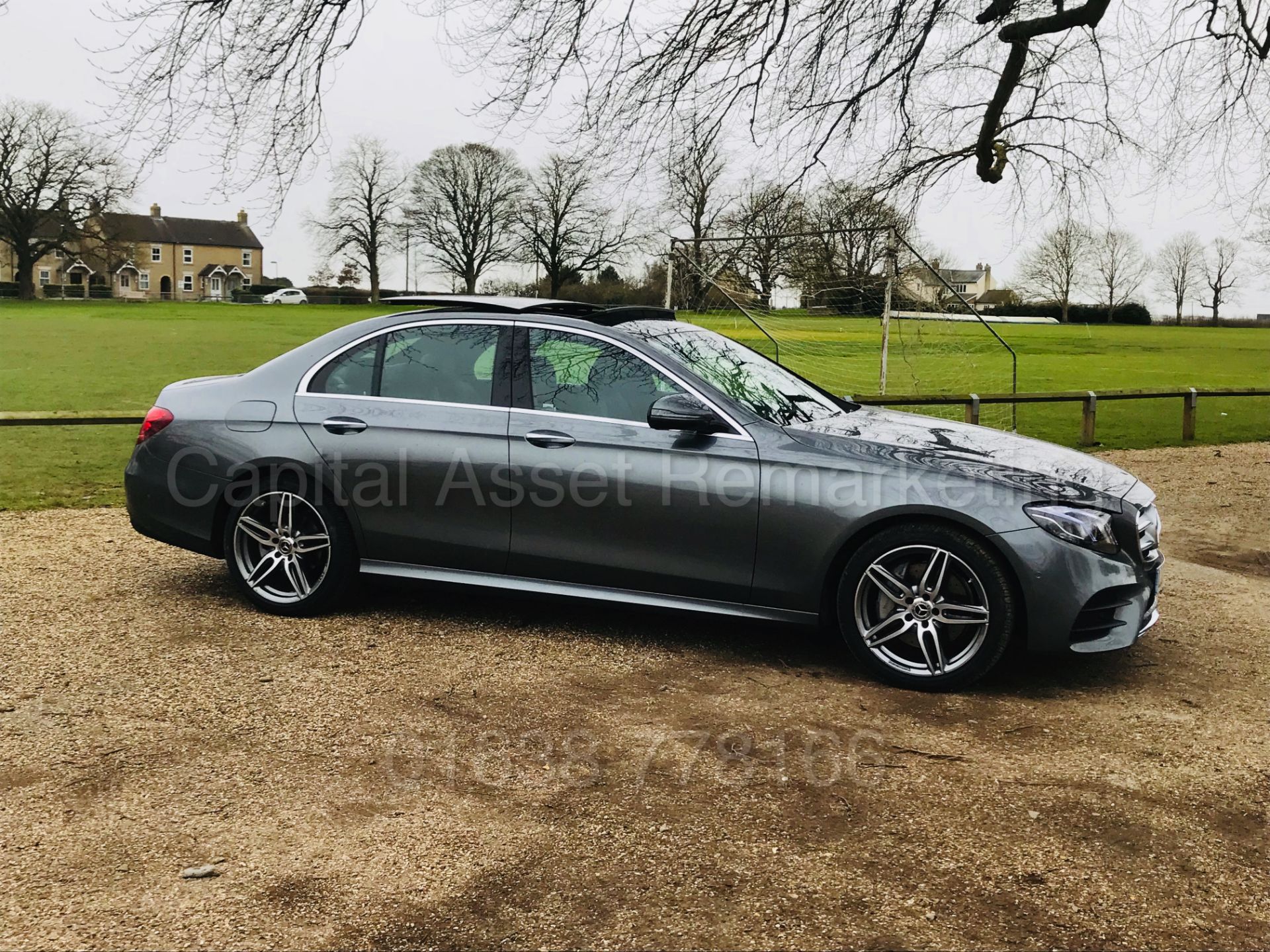 MERCEDES-BENZ E220D 'AMG PREMIUM PLUS' (2017 - 67 REG) '9-G TRONIC - SAT NAV - PAN ROOF' *HUGE SPEC* - Bild 20 aus 60