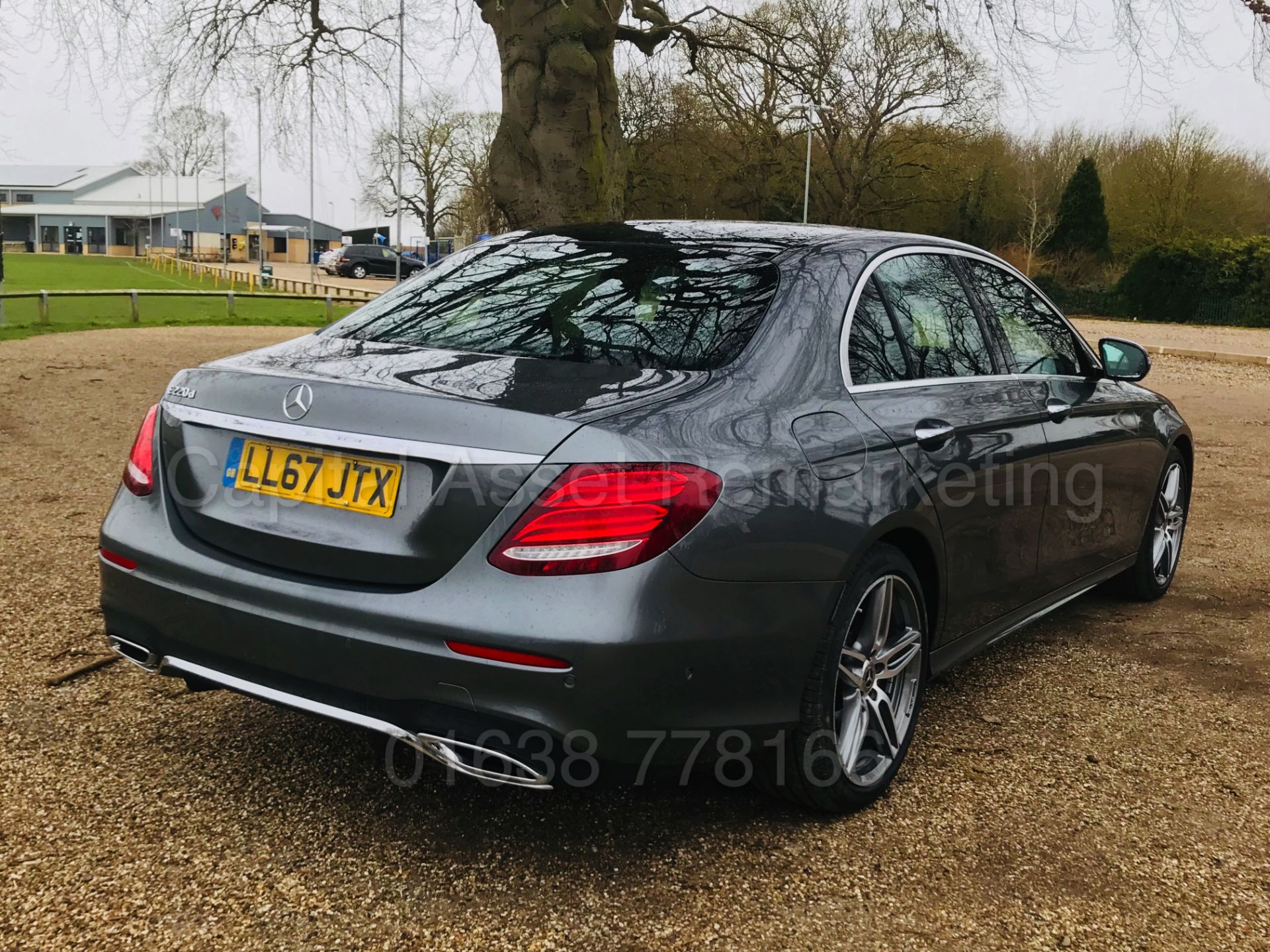 MERCEDES-BENZ E220D 'AMG PREMIUM PLUS' (2017 - 67 REG) '9-G TRONIC - SAT NAV - PAN ROOF' *HUGE SPEC* - Bild 17 aus 60