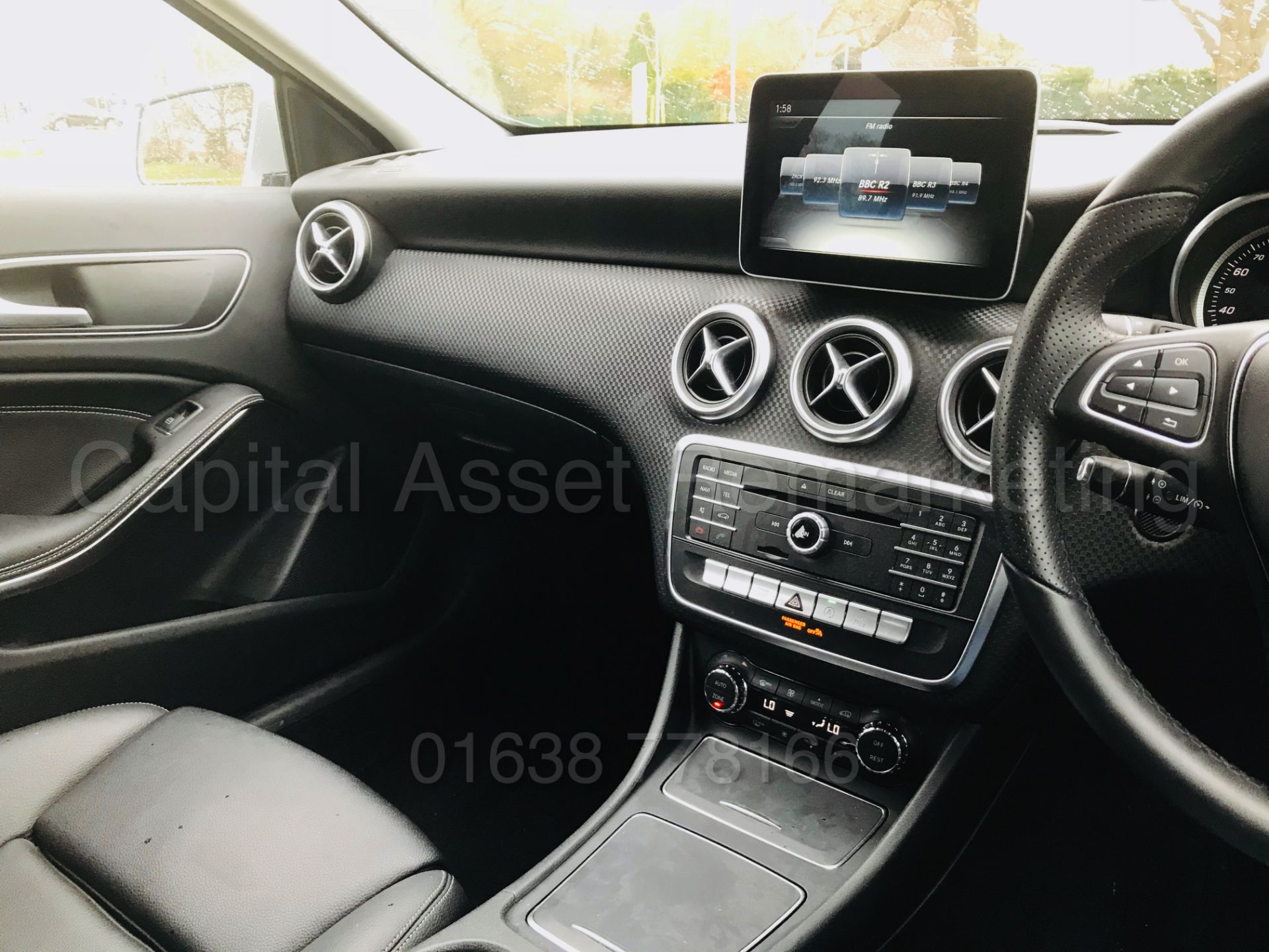 MERCEDES-BENZ A180D 'SPORT' (2017 MODEL) '7G TRONIC AUTO - LEATHER - SAT NAV' (1 OWNER FROM NEW) - Bild 31 aus 41