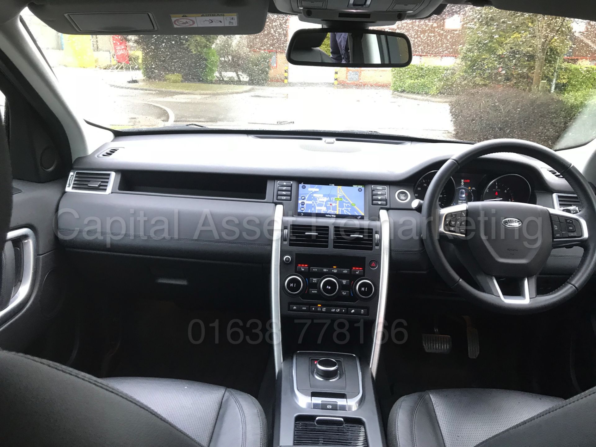 LAND ROVER DISCOVERY SPORT 'HSE - BLACK' (2017 MODEL) '2.0 TD4 - AUTO - 7 SEATER' *MASSIVE SPEC* - Bild 36 aus 53