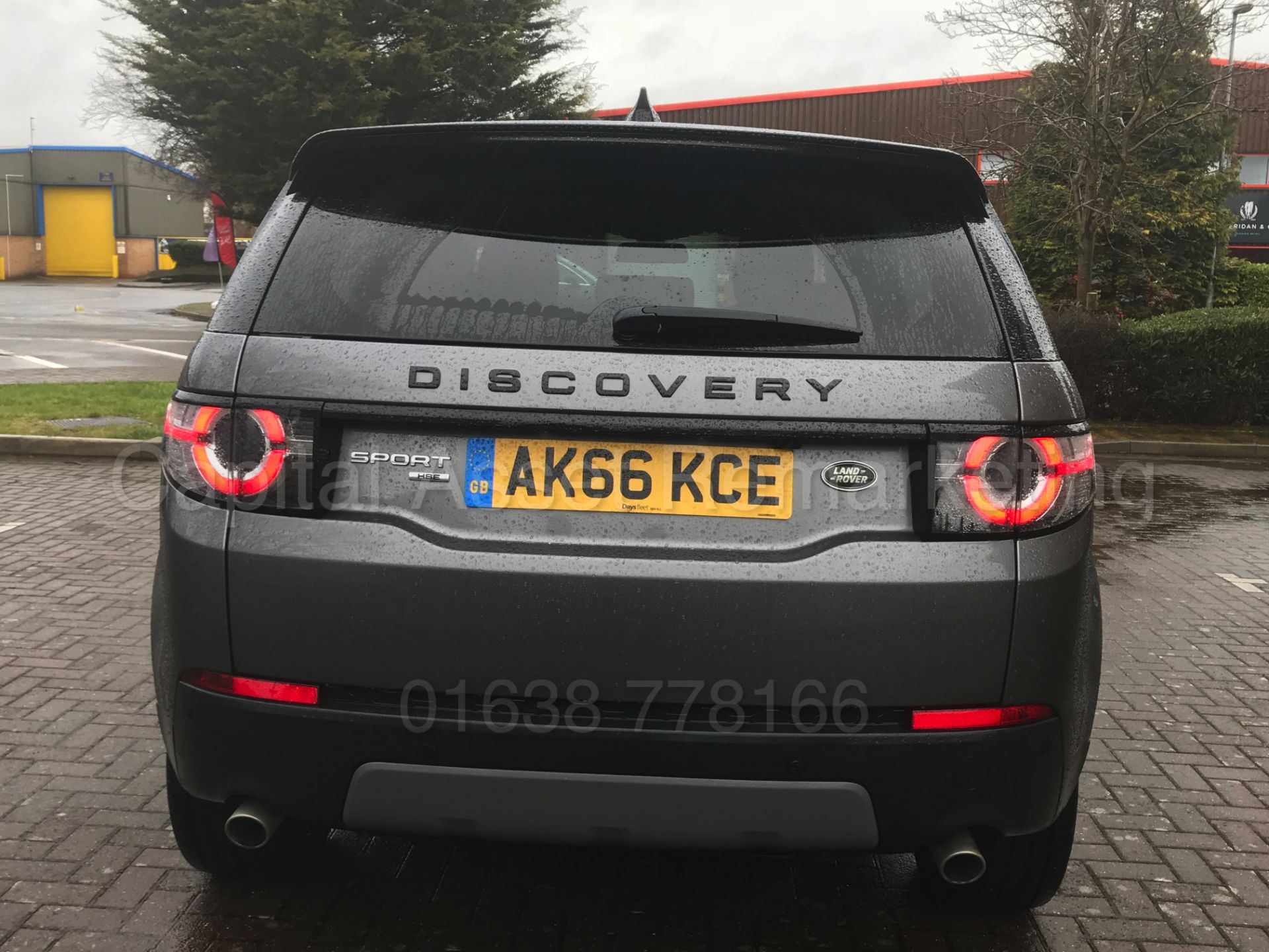 LAND ROVER DISCOVERY SPORT 'HSE - BLACK' (2017 MODEL) '2.0 TD4 - AUTO - 7 SEATER' *MASSIVE SPEC* - Image 7 of 53