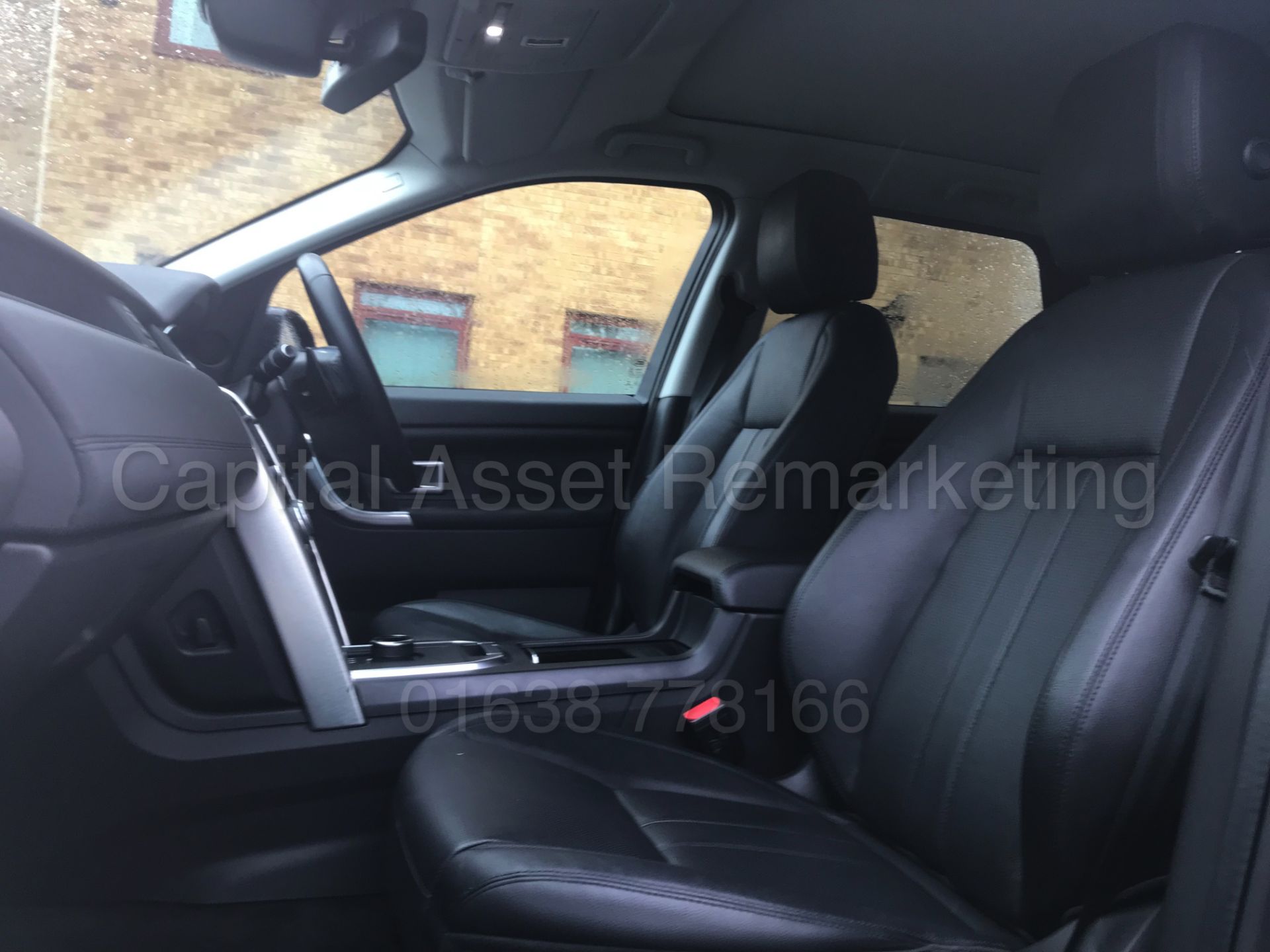 LAND ROVER DISCOVERY SPORT 'HSE - BLACK' (2017 MODEL) '2.0 TD4 - AUTO - 7 SEATER' *MASSIVE SPEC* - Image 24 of 53