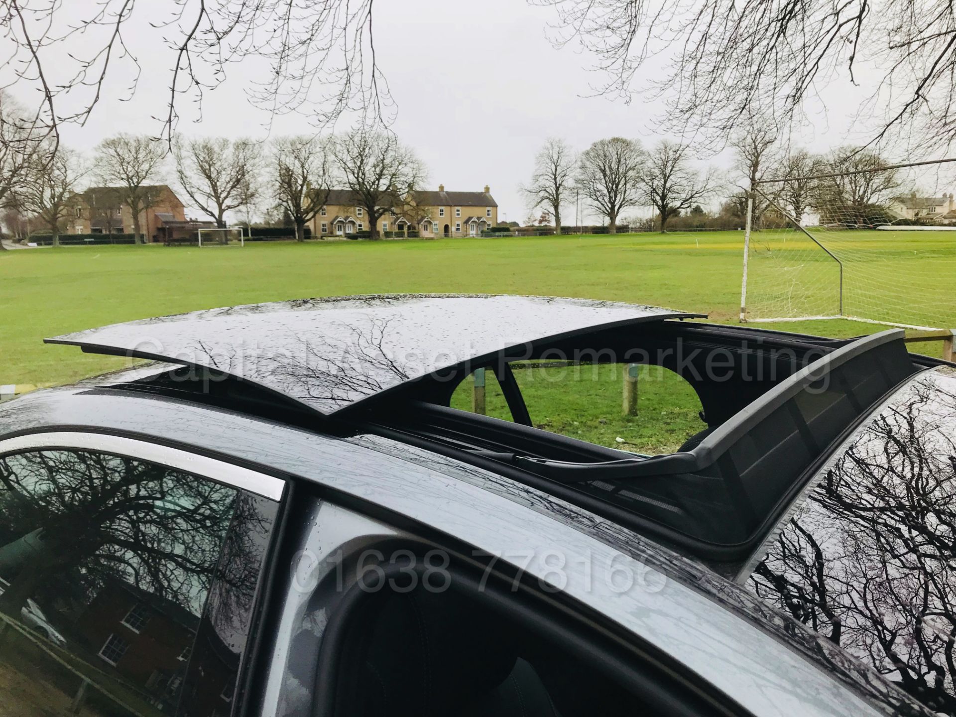 MERCEDES-BENZ E220D 'AMG PREMIUM PLUS' (2017 - 67 REG) '9-G TRONIC - SAT NAV - PAN ROOF' *HUGE SPEC* - Image 29 of 60