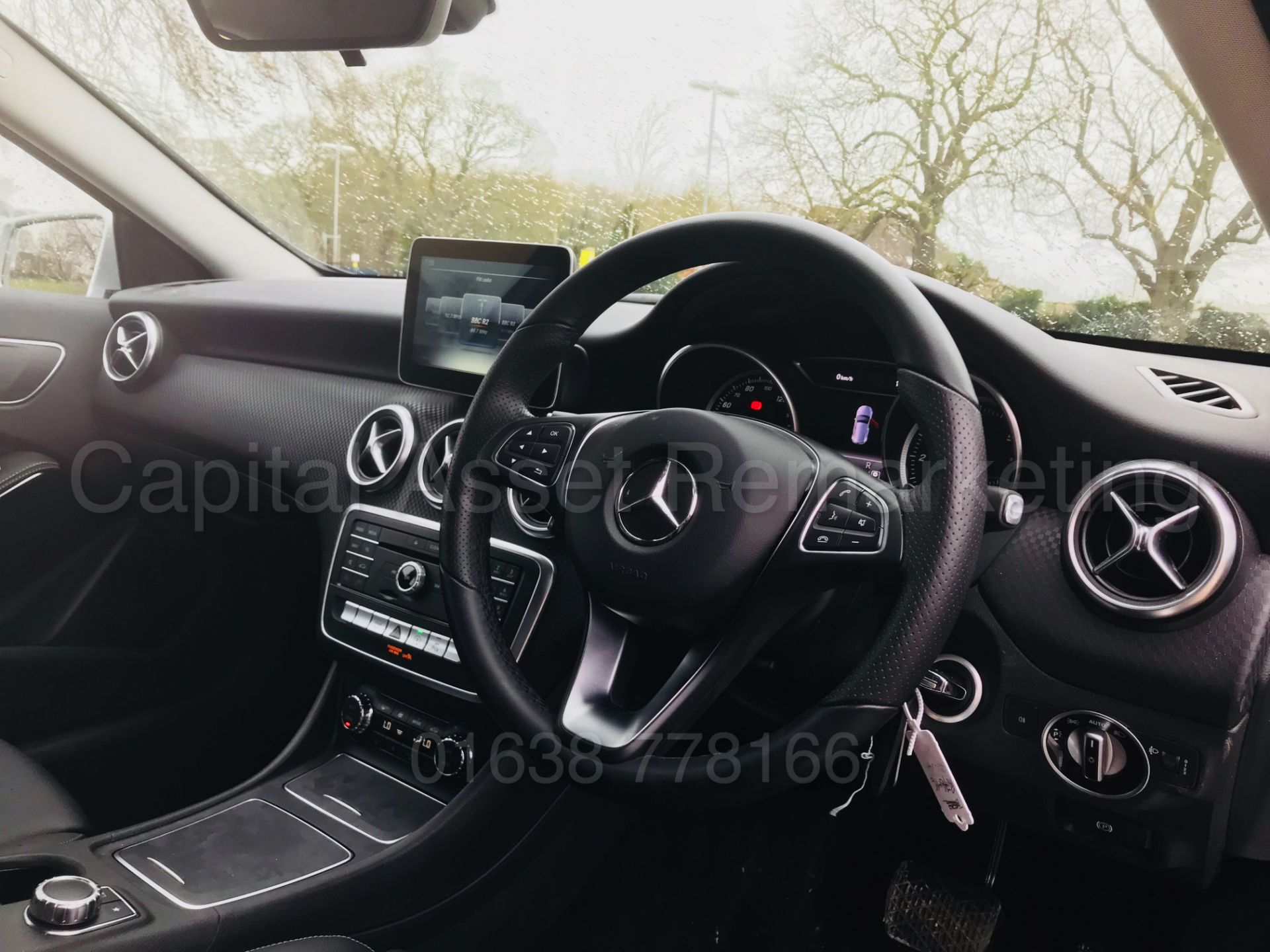 MERCEDES-BENZ A180D 'SPORT' (2017 MODEL) '7G TRONIC AUTO - LEATHER - SAT NAV' (1 OWNER FROM NEW) - Image 28 of 41