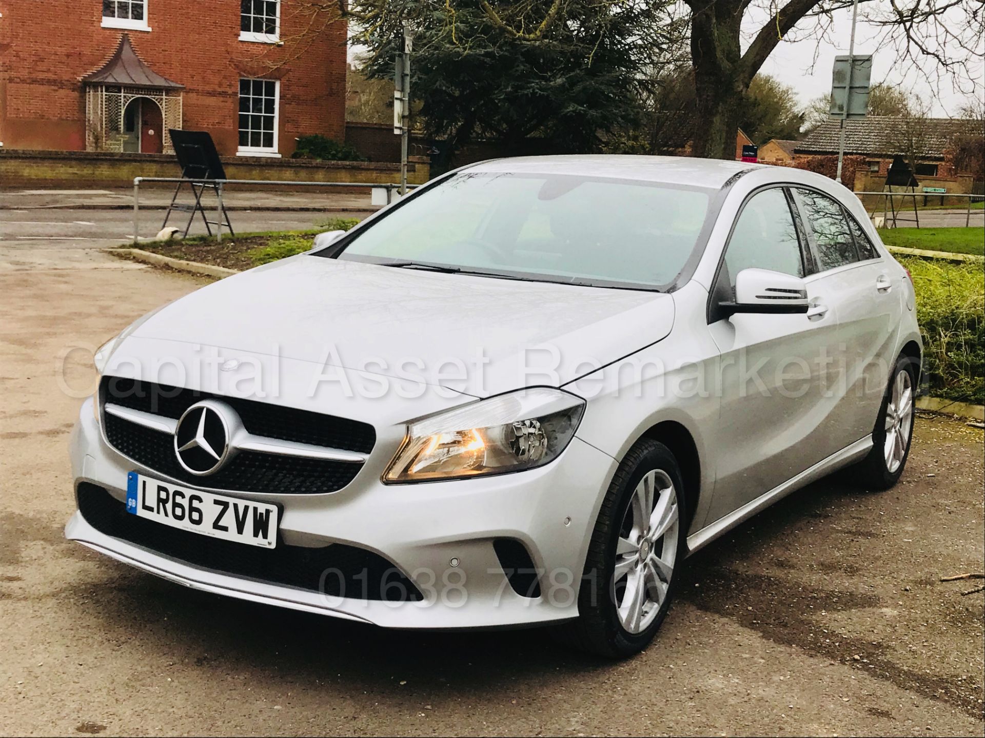 MERCEDES-BENZ A180D 'SPORT' (2017 MODEL) '7G TRONIC AUTO - LEATHER - SAT NAV' (1 OWNER FROM NEW) - Image 5 of 41