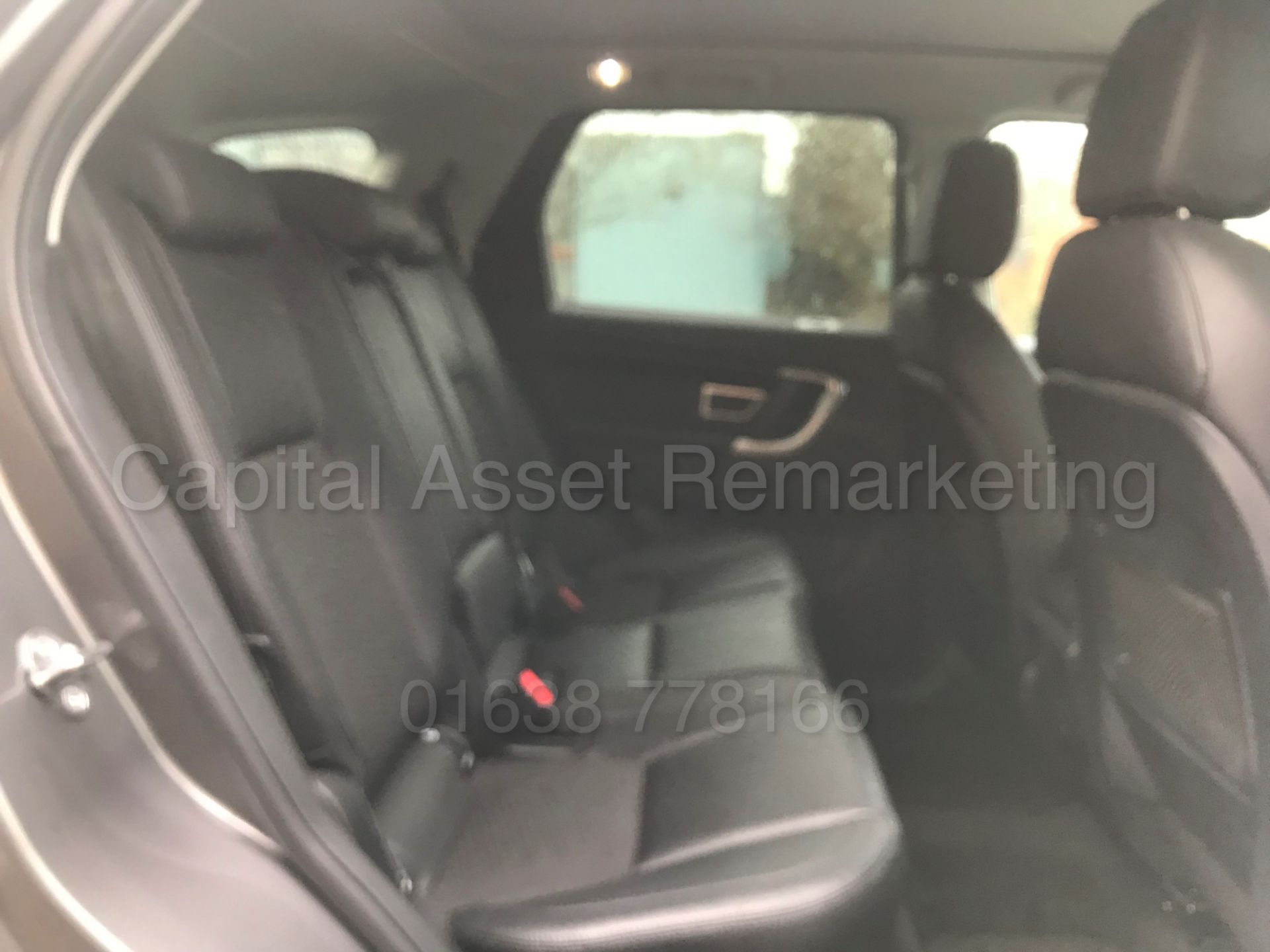 LAND ROVER DISCOVERY SPORT 'HSE - BLACK' (2017 MODEL) '2.0 TD4 - AUTO - 7 SEATER' *MASSIVE SPEC* - Image 31 of 53