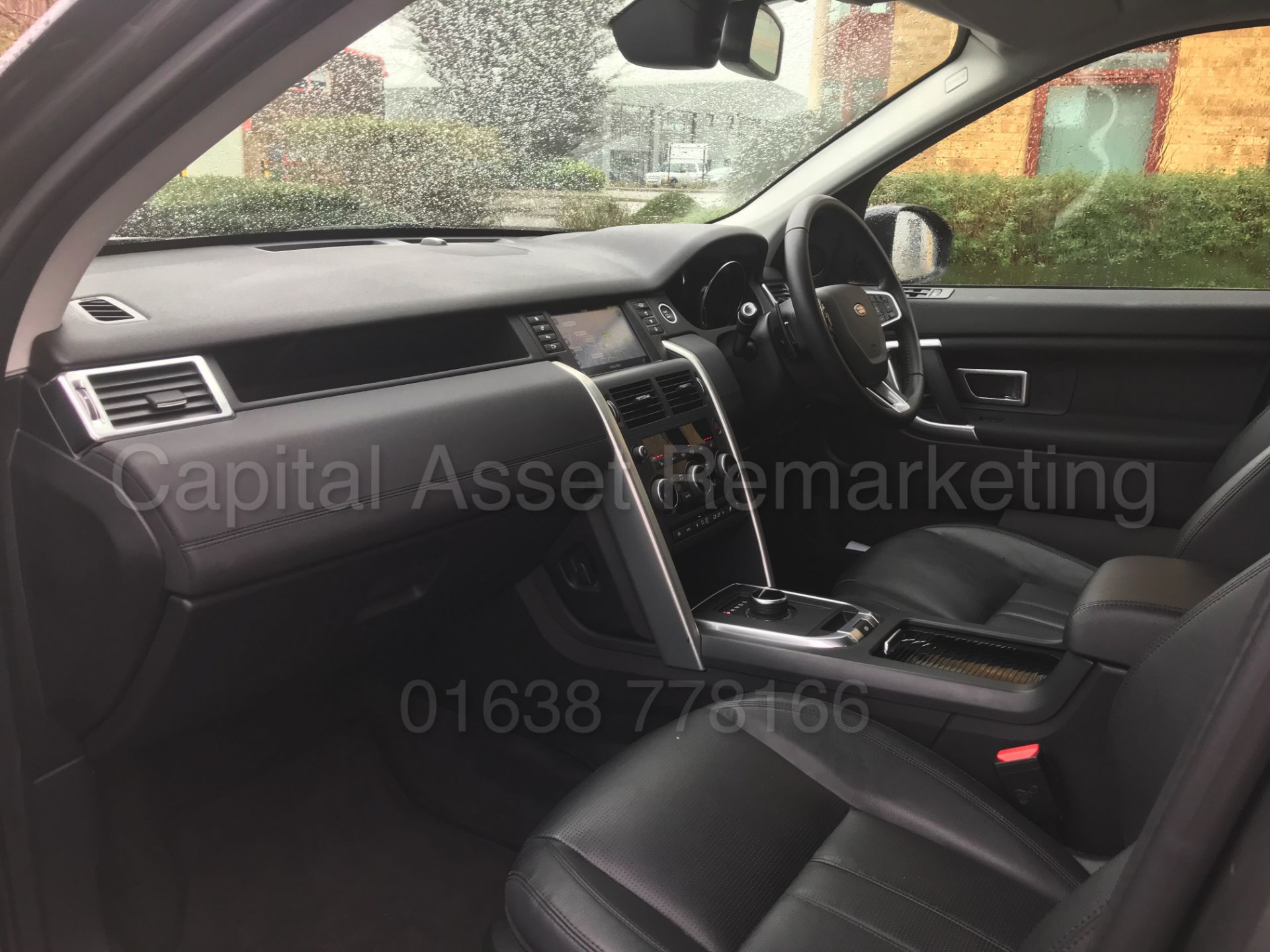 LAND ROVER DISCOVERY SPORT 'HSE - BLACK' (2017 MODEL) '2.0 TD4 - AUTO - 7 SEATER' *MASSIVE SPEC* - Image 22 of 53