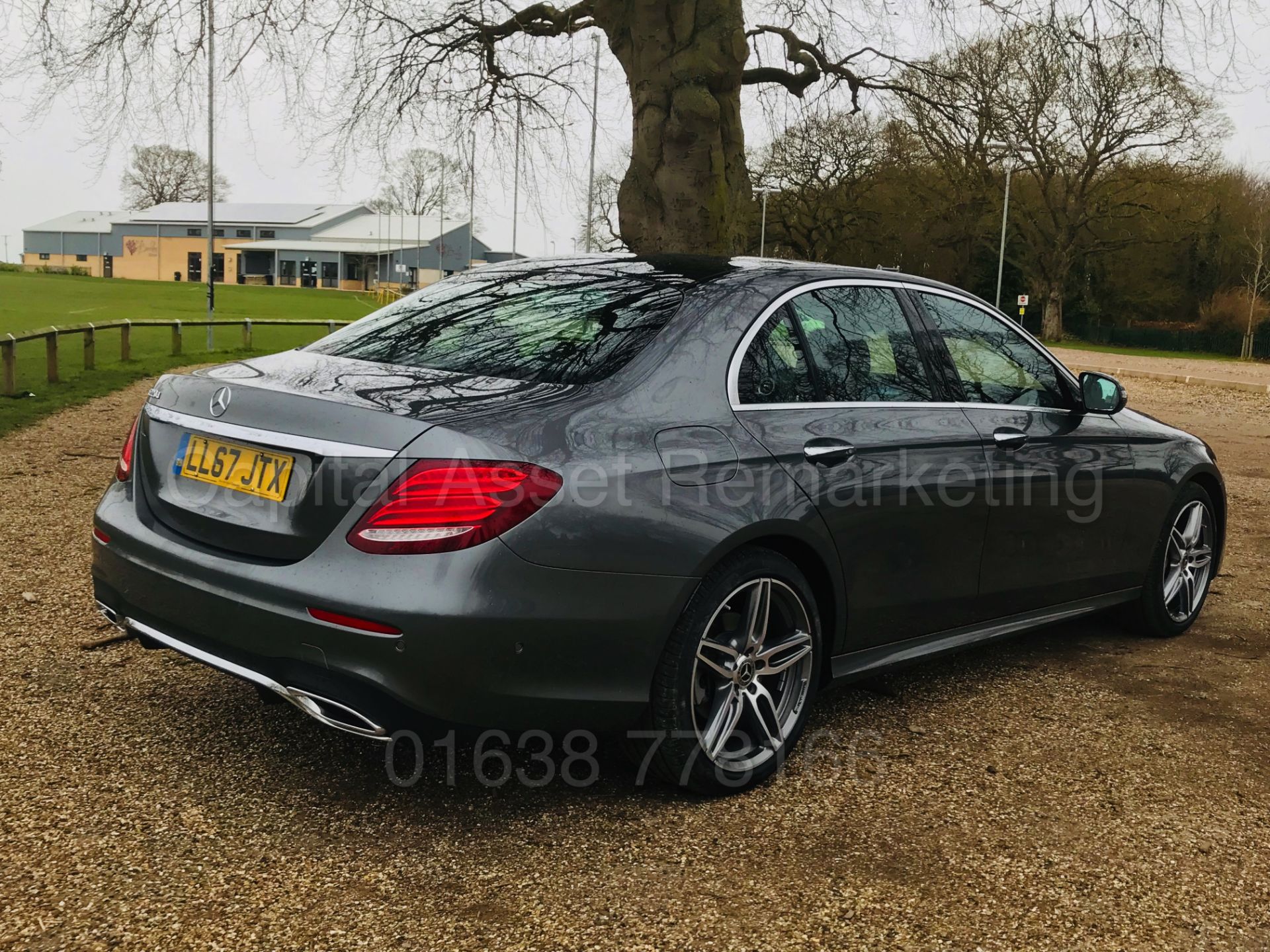 MERCEDES-BENZ E220D 'AMG PREMIUM PLUS' (2017 - 67 REG) '9-G TRONIC - SAT NAV - PAN ROOF' *HUGE SPEC* - Bild 18 aus 60